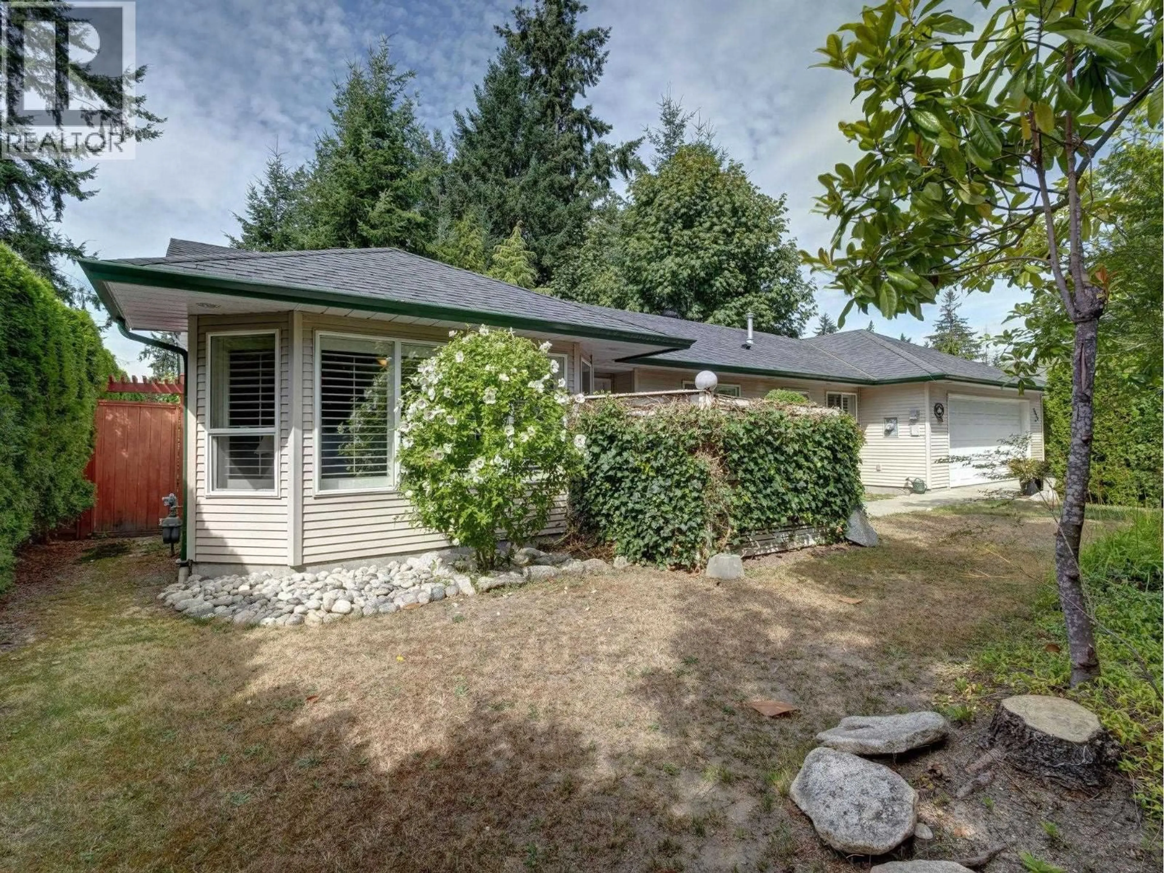 A pic from outside/outdoor area/front of a property/back of a property/a pic from drone, street for 5629 CURTIS PLACE, Sechelt British Columbia V7Z0R9