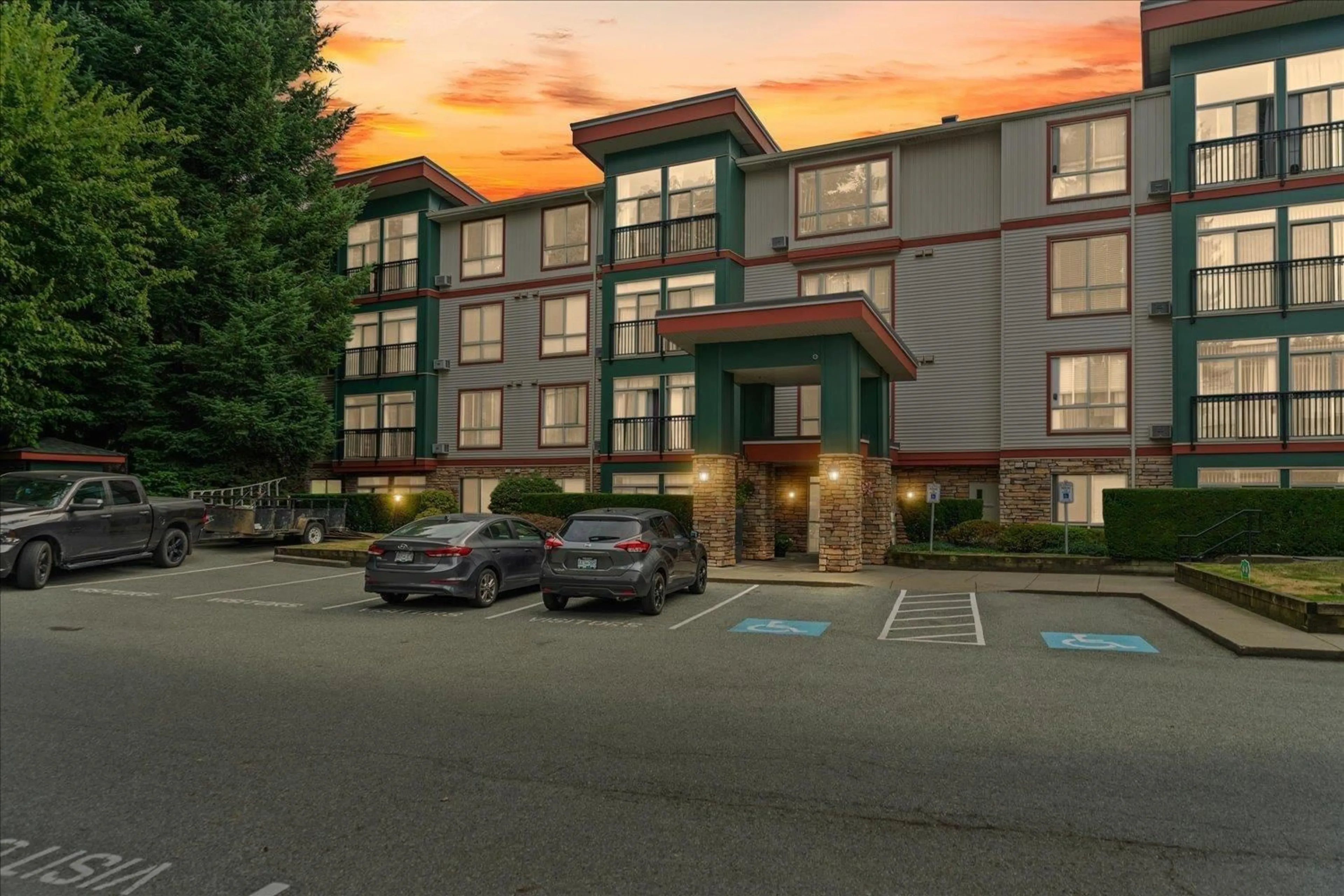 Patio, unknown for 303 - 33485 SOUTH FRASER, Abbotsford British Columbia V2S8P9