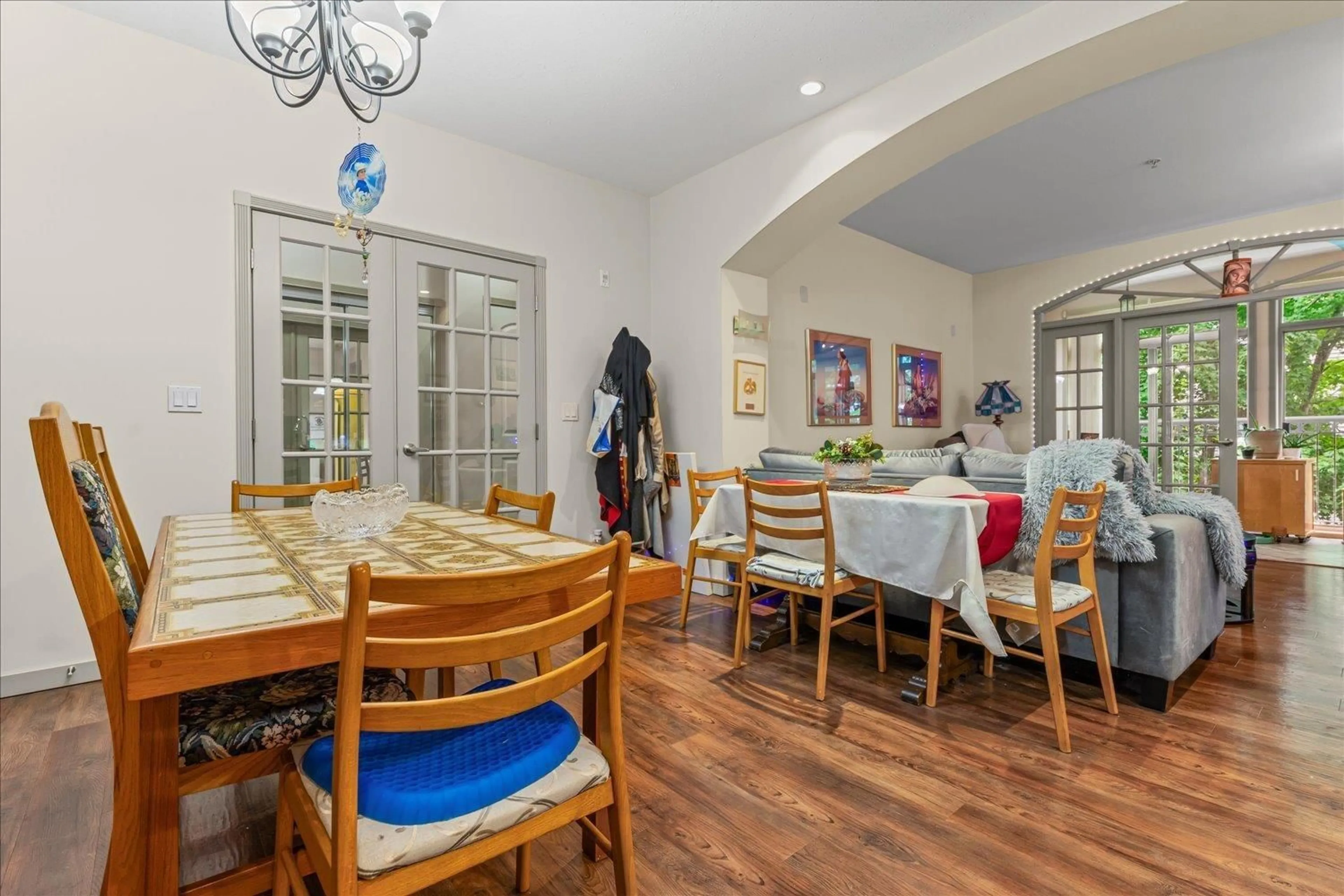 Dining room, ceramic/tile floor for 303 - 33485 SOUTH FRASER, Abbotsford British Columbia V2S8P9