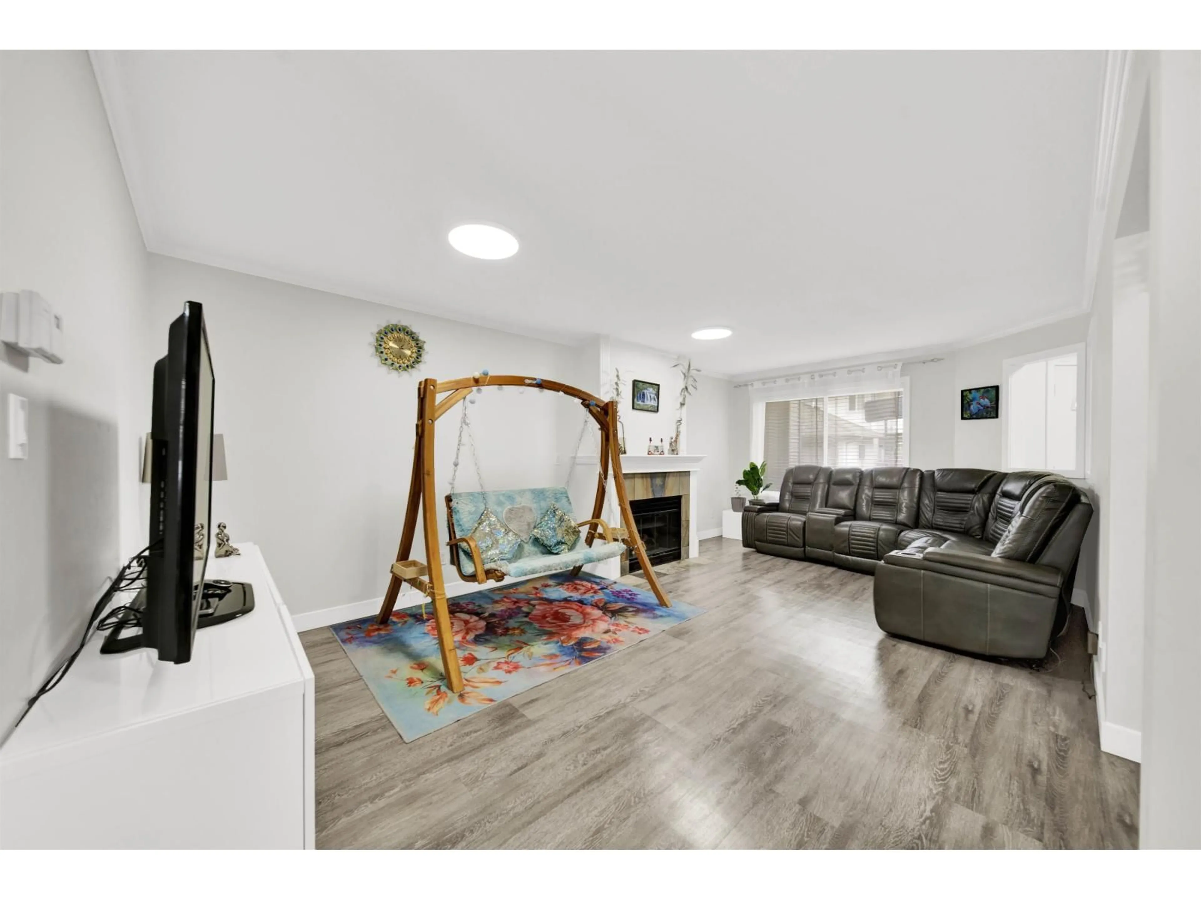 Living room with furniture, unknown for 103 - 16275 85, Surrey British Columbia V4N3K3