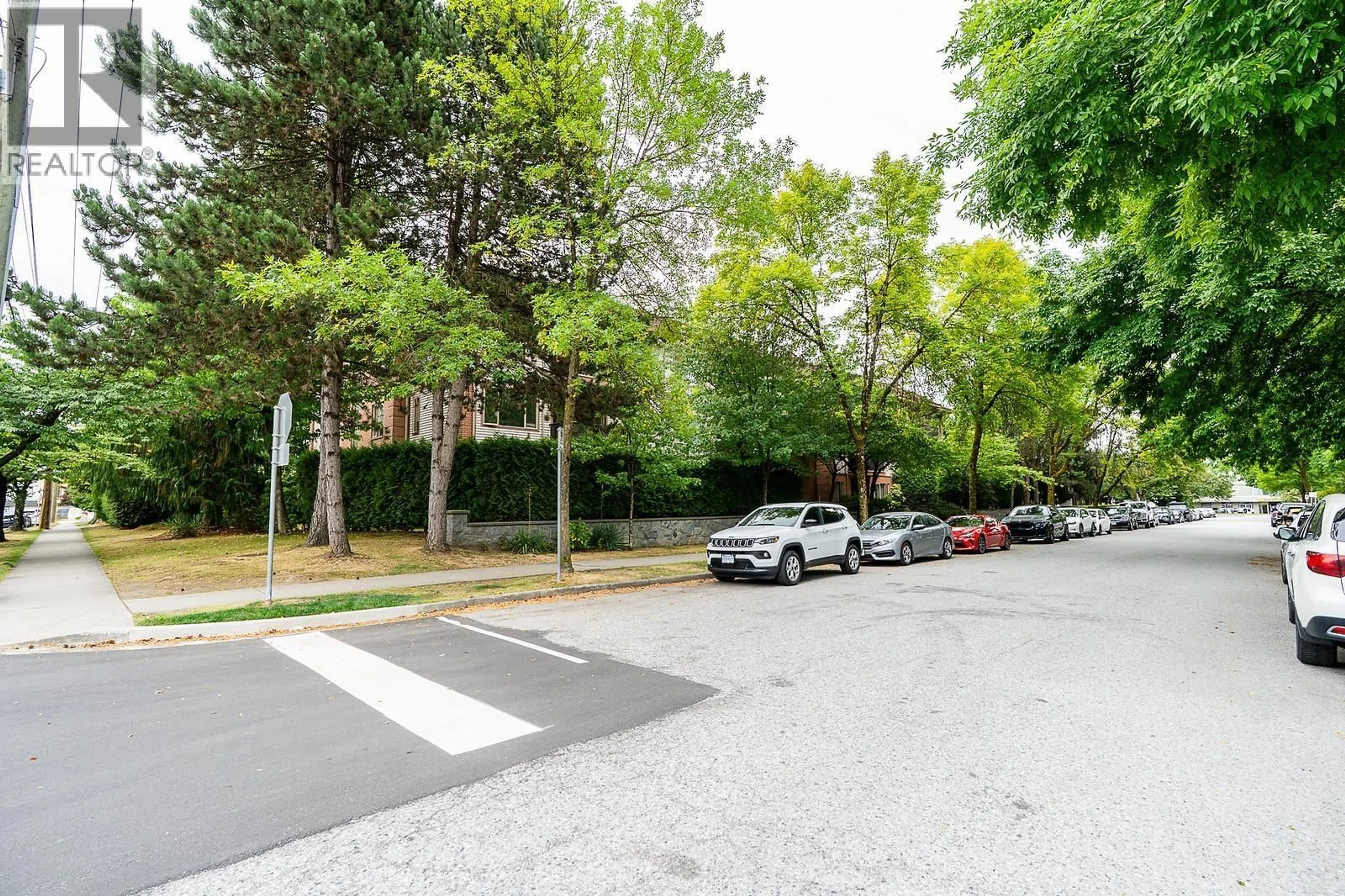 Parking for 306 - 6688 BURLINGTON AVENUE, Burnaby British Columbia V5H3M9