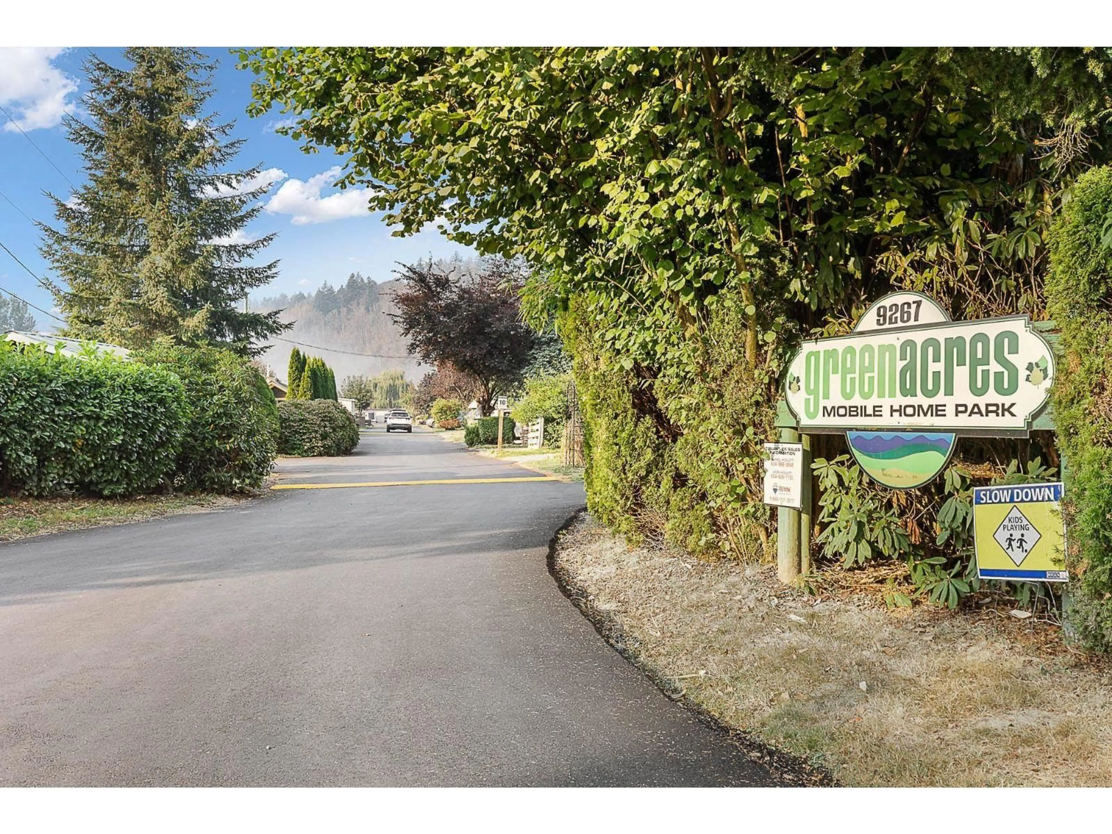 A pic from outside/outdoor area/front of a property/back of a property/a pic from drone, mountain view for 1 - 9267 SHOOK, Mission British Columbia V2V7M3
