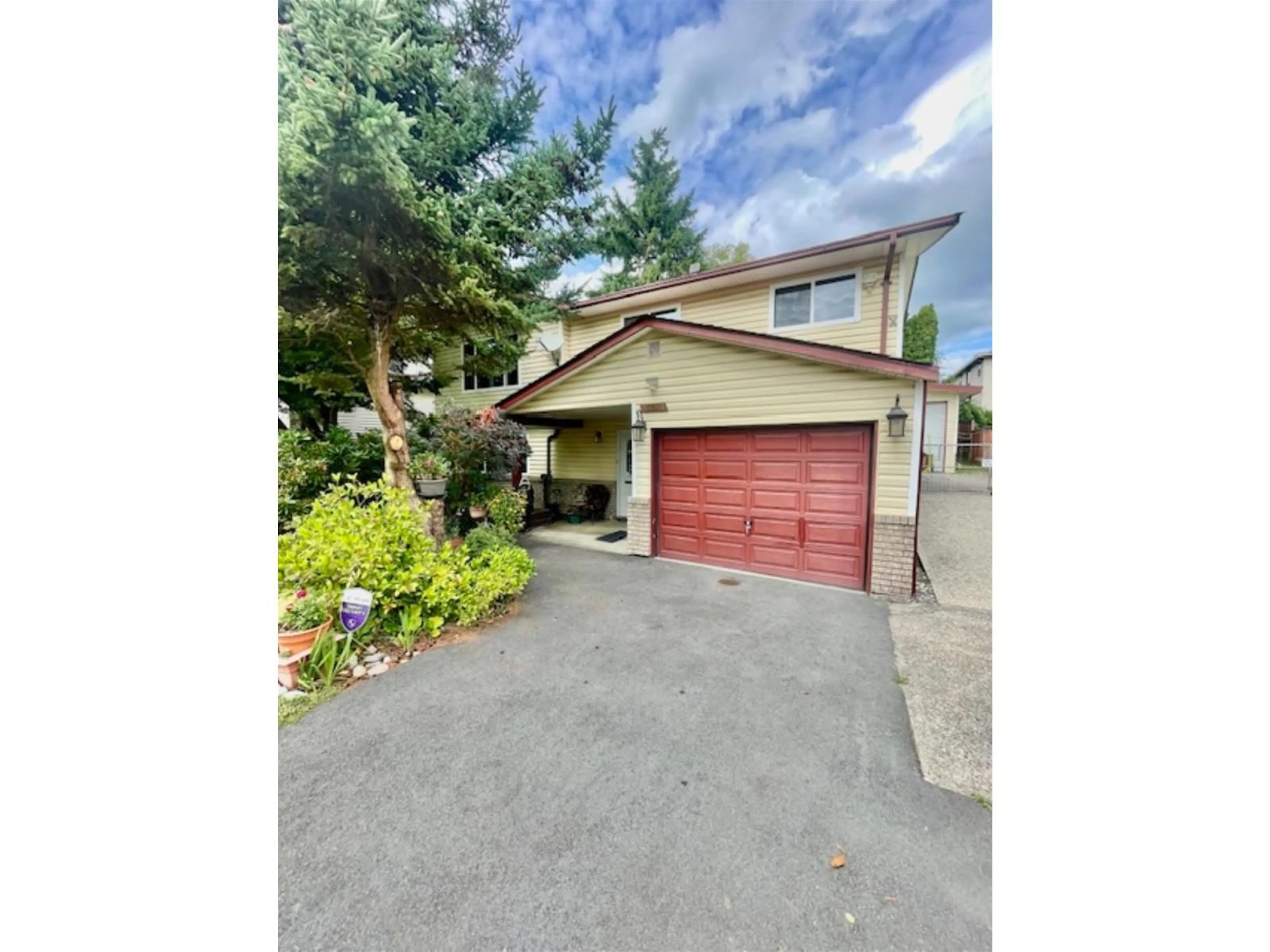 A pic from outside/outdoor area/front of a property/back of a property/a pic from drone, street for 13841 92 A AVE, Surrey British Columbia V3V6Y5
