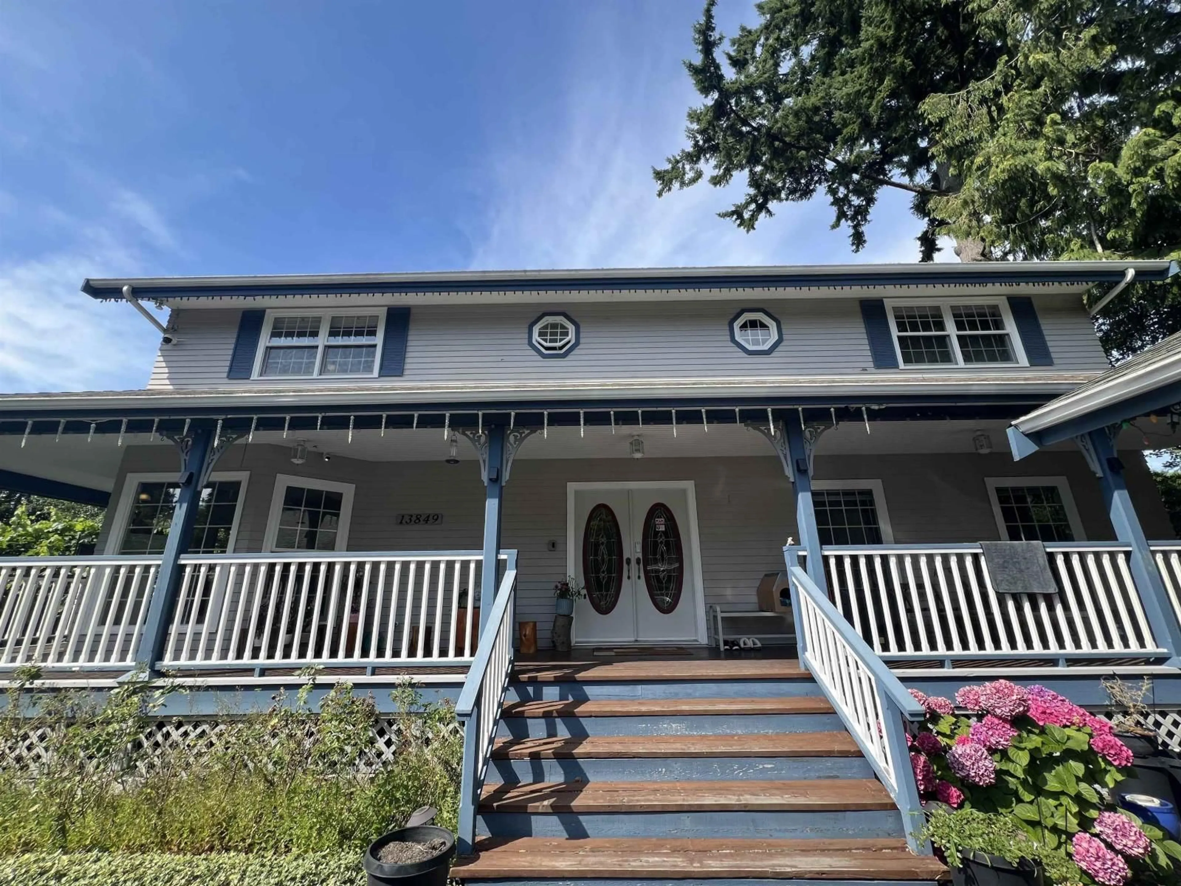 Home with vinyl exterior material, street for 13849 20, Surrey British Columbia V4A2A1