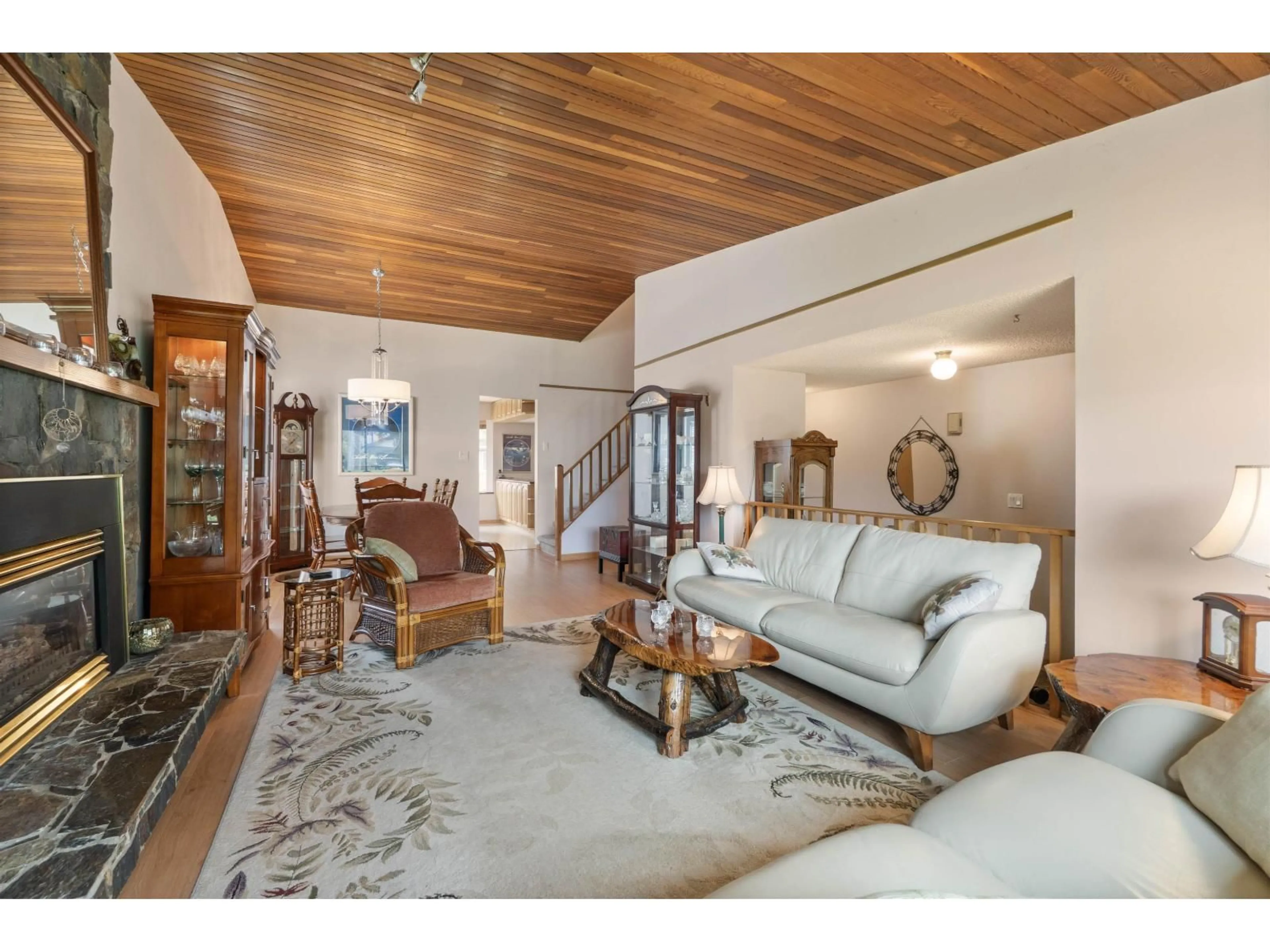 Living room with furniture, unknown for 9358 213TH, Langley British Columbia V1M1P6