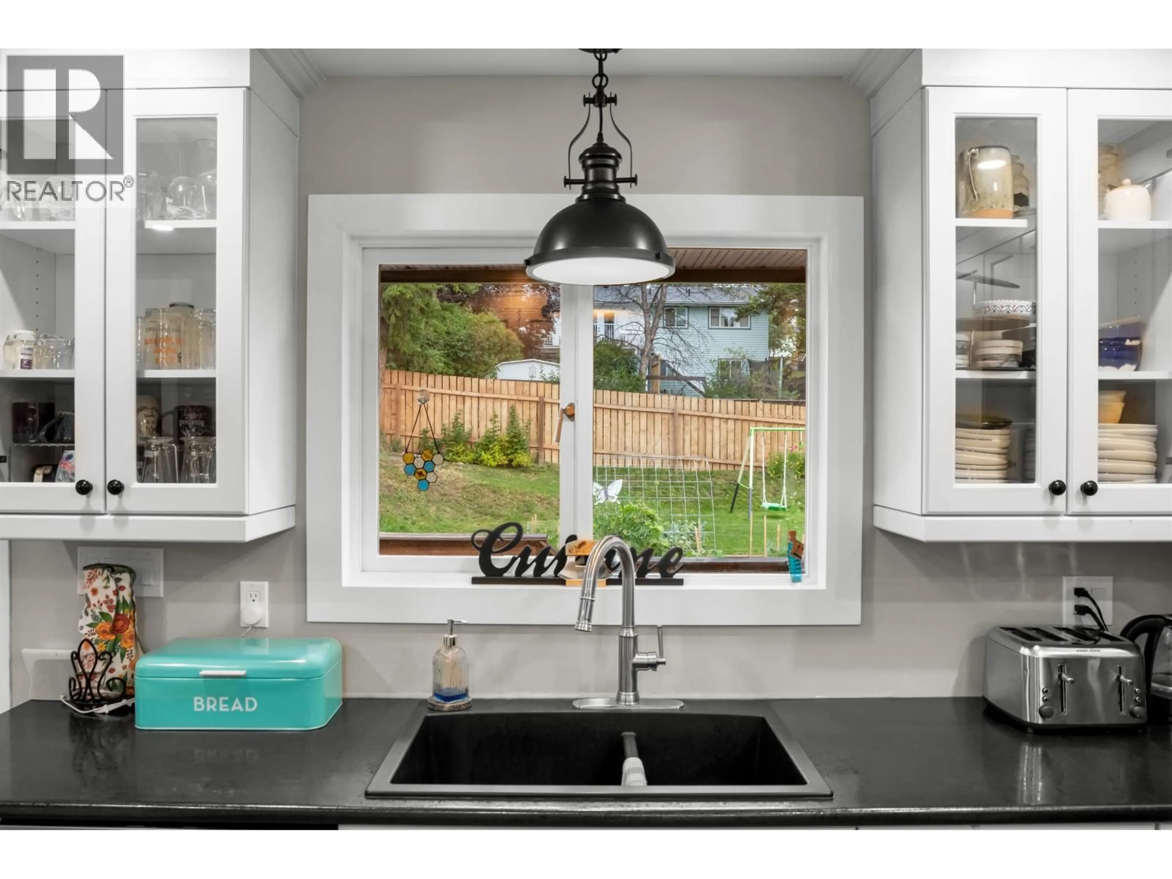 Contemporary kitchen, ceramic/tile floor for 724 PIGEON DRIVE, Williams Lake British Columbia V2G2B3