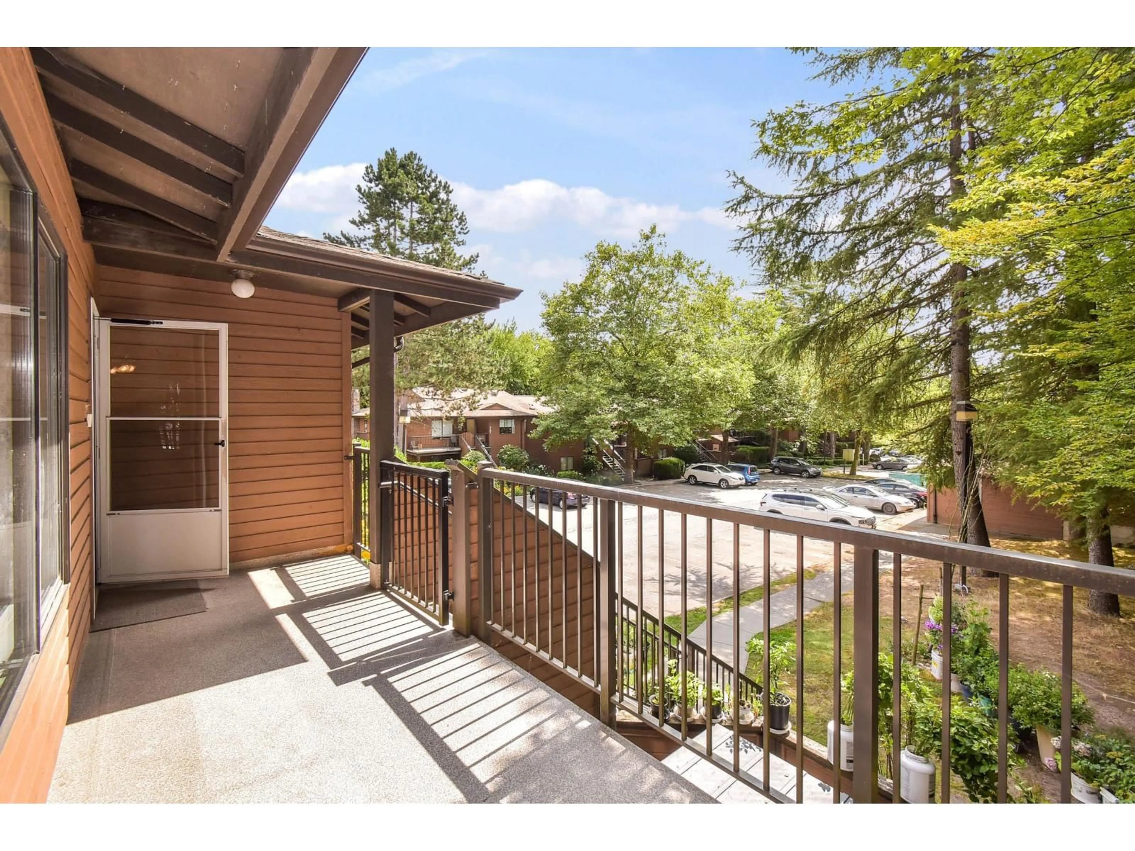 Patio, unknown for 802 - 10620 150, Surrey British Columbia V3R7S1