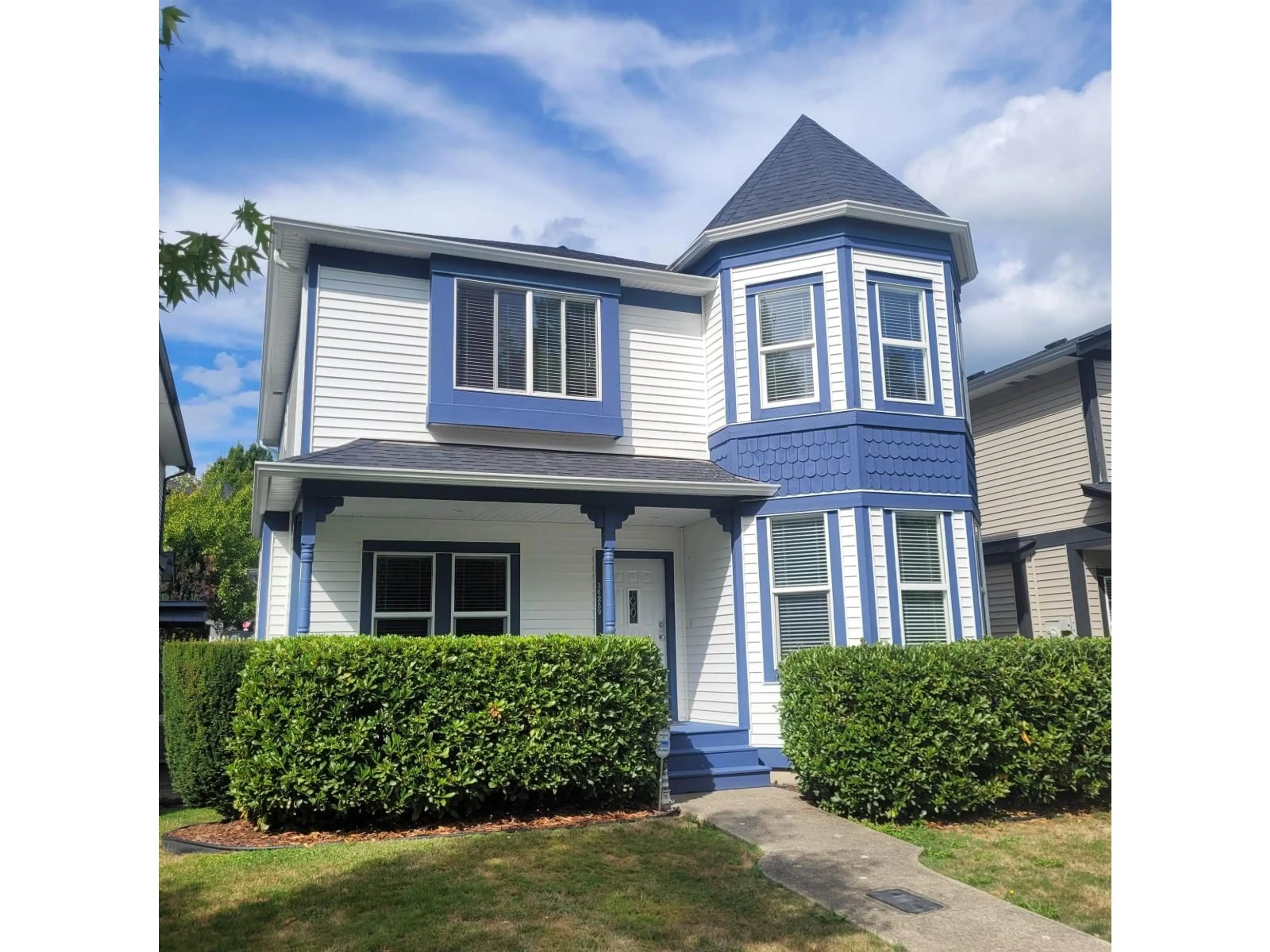 Home with vinyl exterior material, street for 36289 ATWOOD, Abbotsford British Columbia V3G2Y8