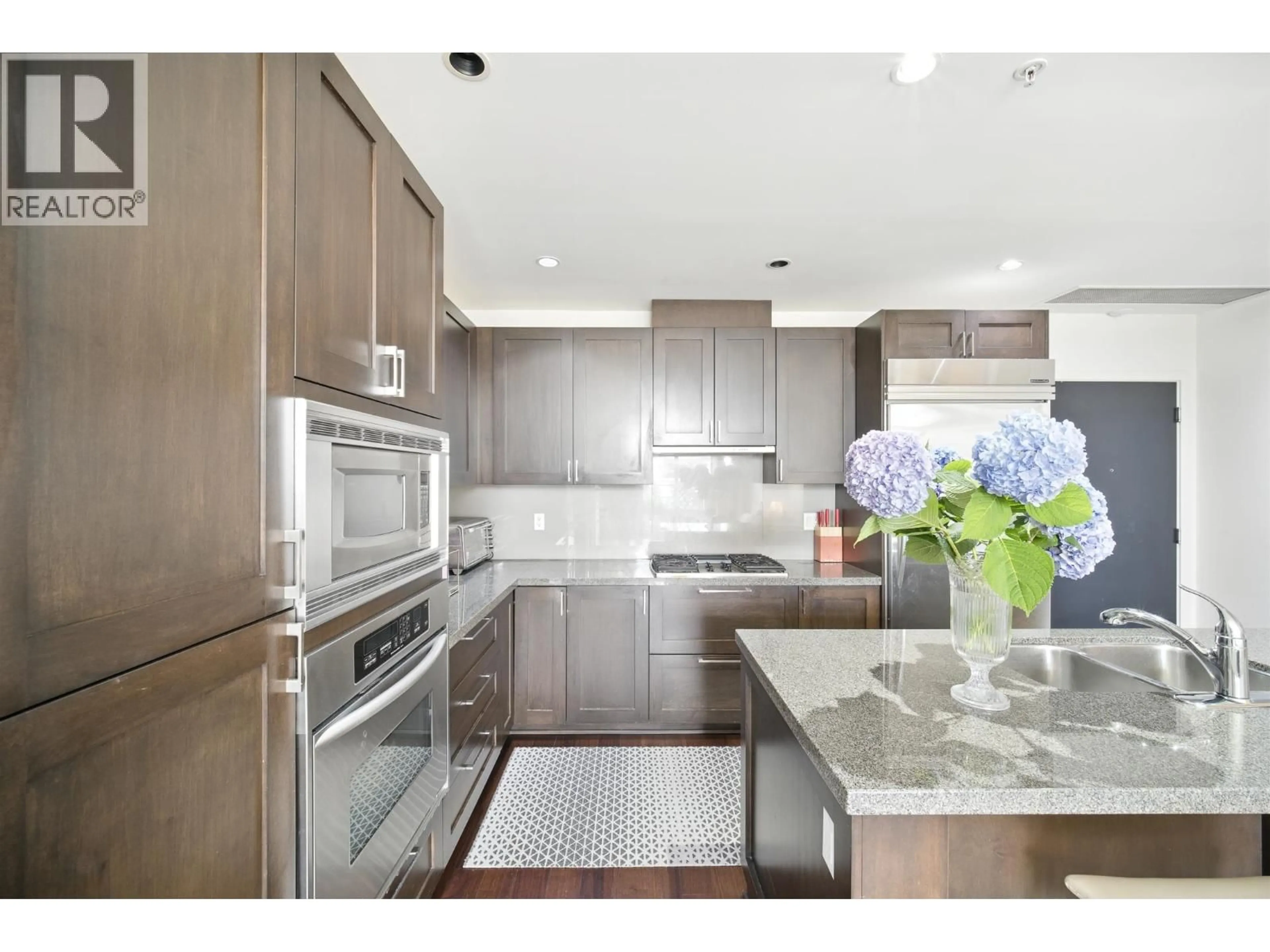 Contemporary kitchen, unknown for 404 - 3595 18TH AVENUE, Vancouver British Columbia V6S1A9