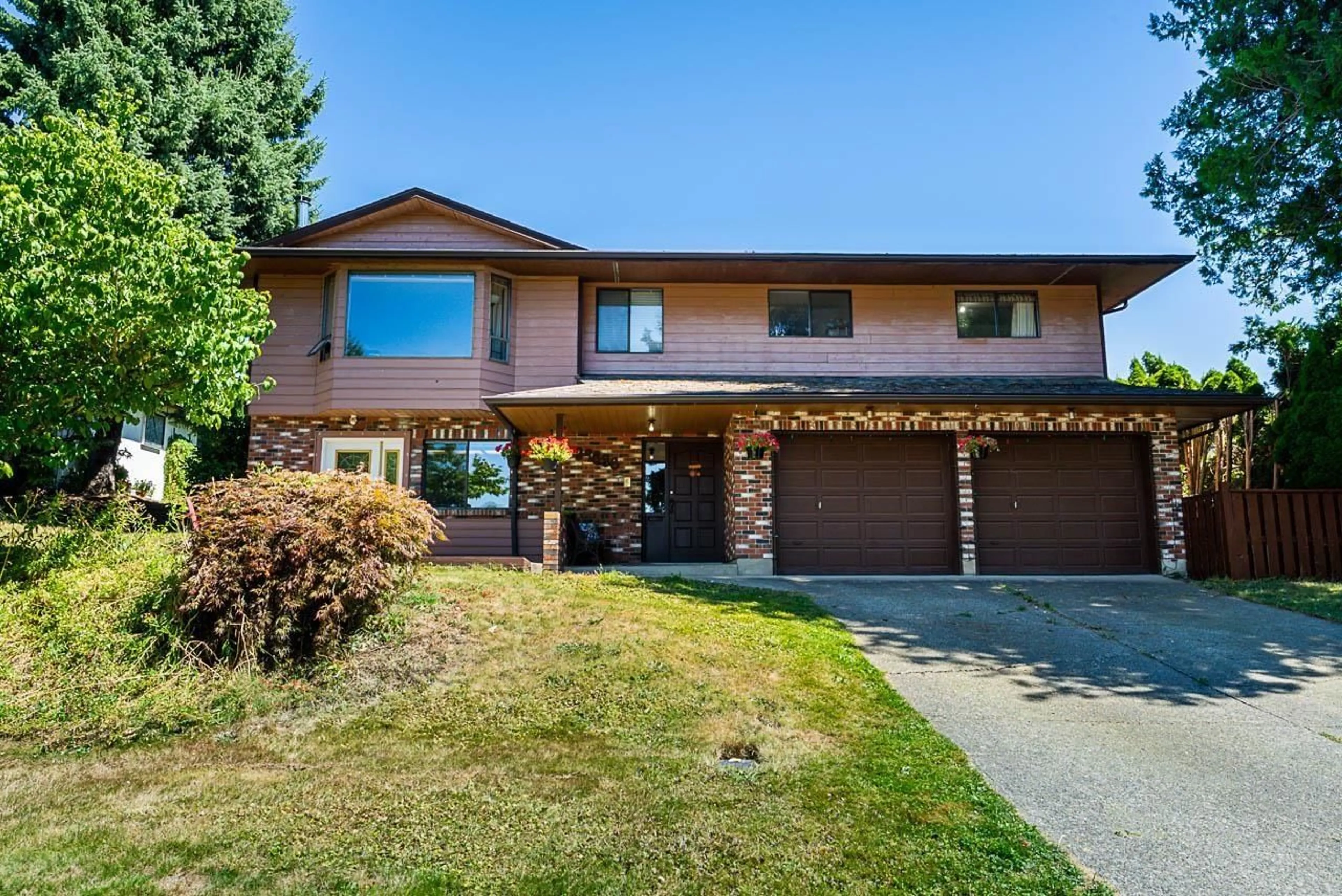 Home with brick exterior material, unknown for 34686 ST MATTHEWS, Abbotsford British Columbia V2S5L3