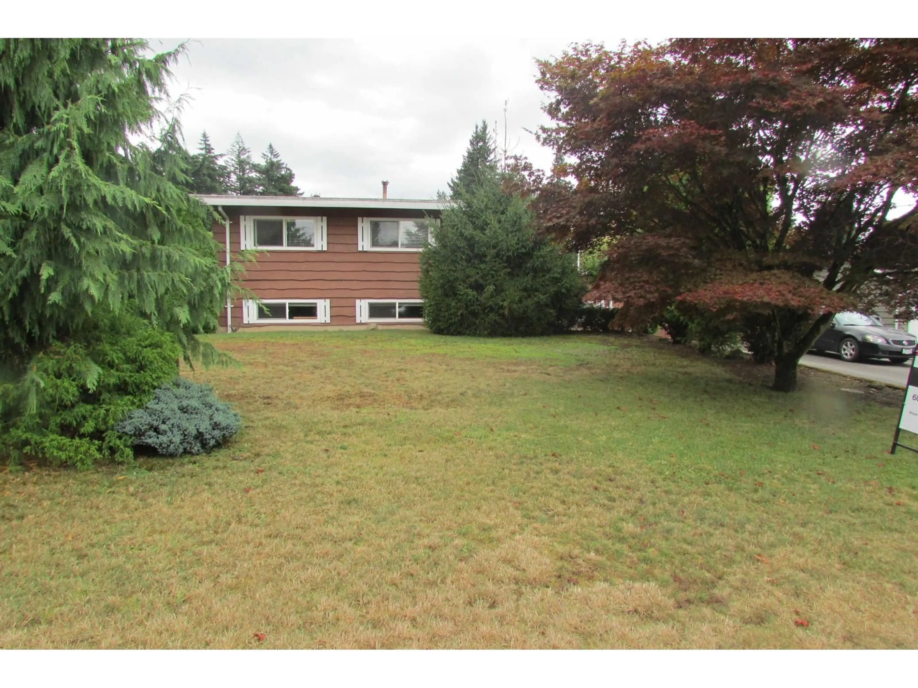 A pic from outside/outdoor area/front of a property/back of a property/a pic from drone, unknown for 34494 YORK, Abbotsford British Columbia V2S2W9