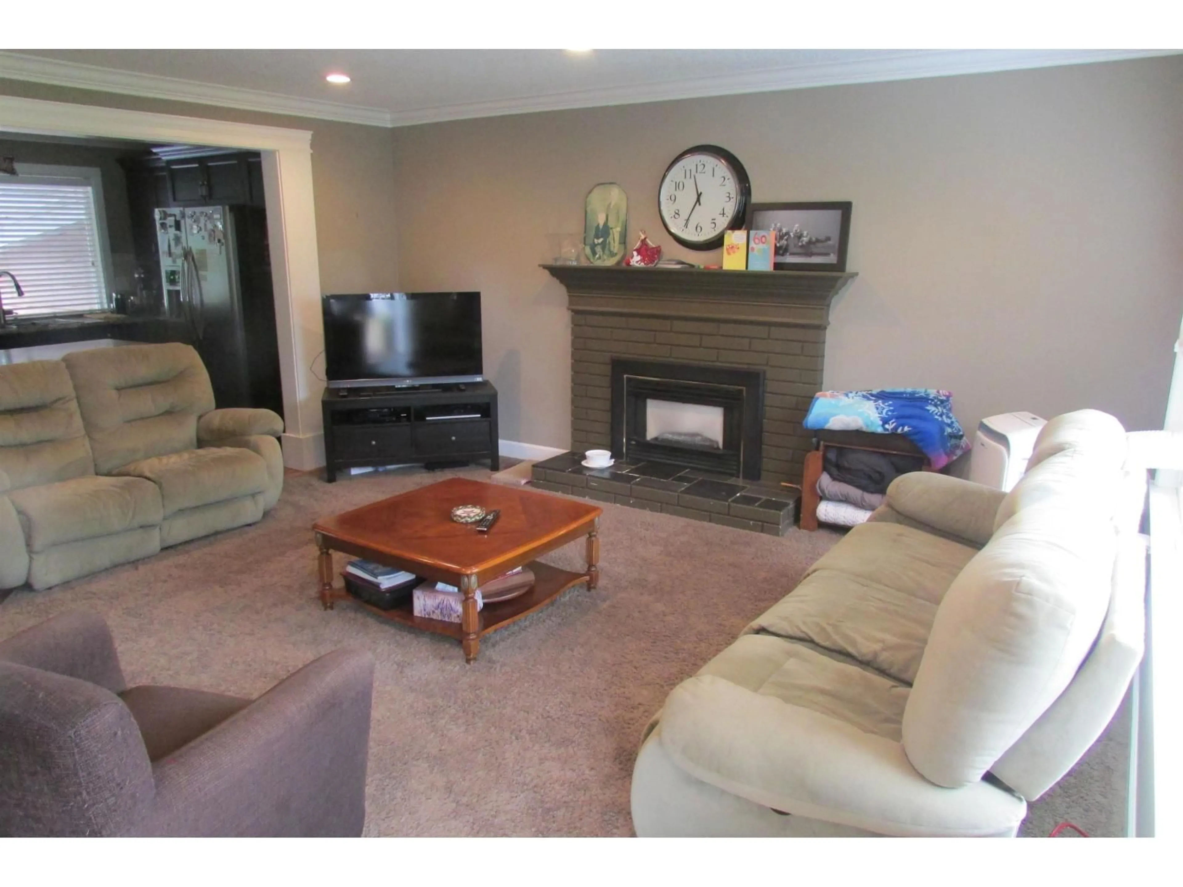 Living room with furniture, unknown for 34494 YORK, Abbotsford British Columbia V2S2W9