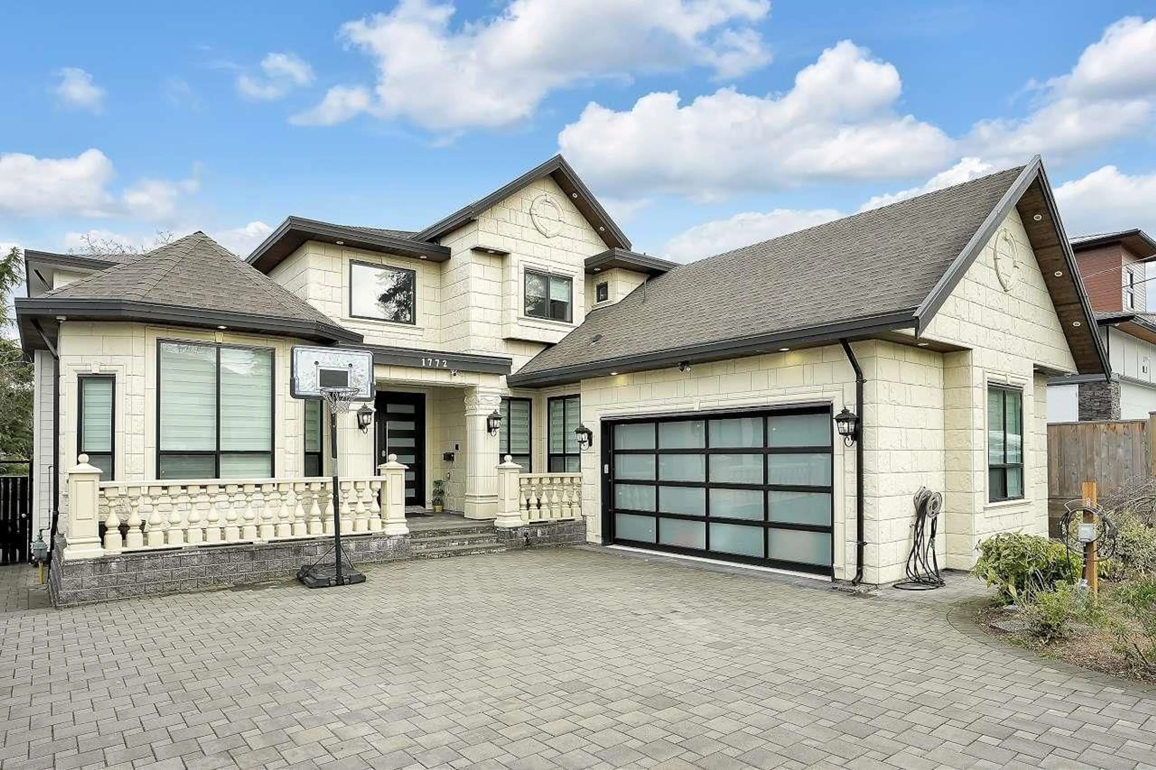 Home with vinyl exterior material, street for 1772 156A, Surrey British Columbia V4A4W1