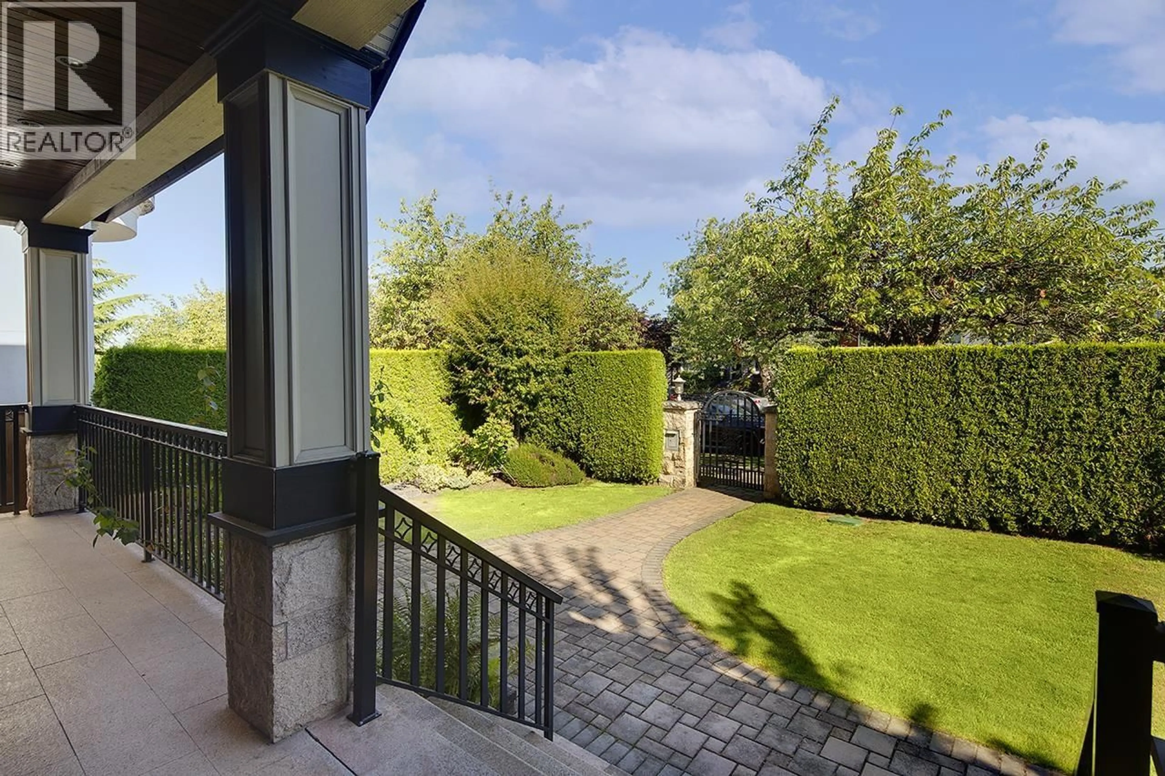 A pic from outside/outdoor area/front of a property/back of a property/a pic from drone, unknown for 2168 16TH AVENUE, Vancouver British Columbia V6K3B2