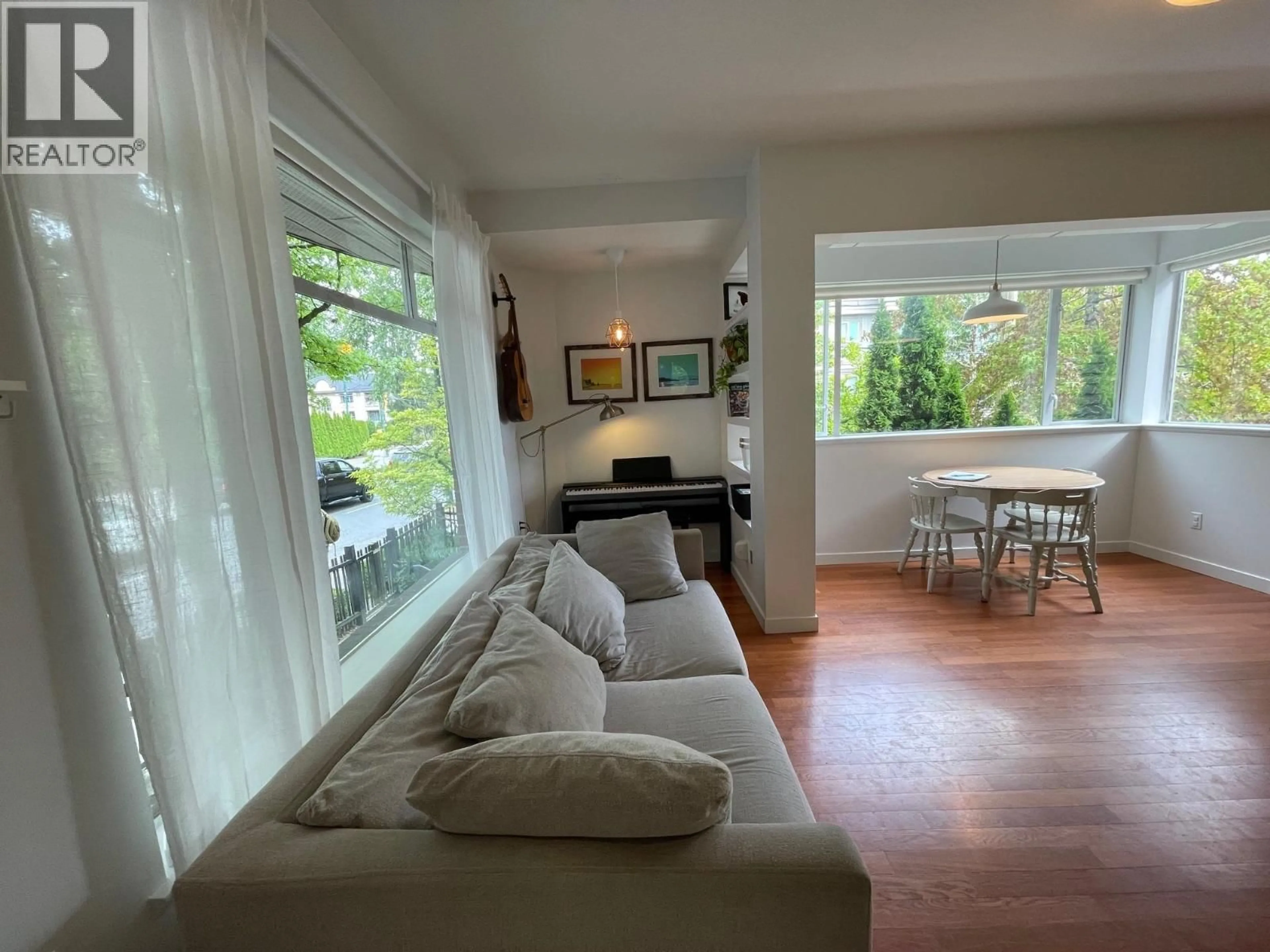 Living room with furniture, unknown for 3550 OAK STREET, Vancouver British Columbia V6H4H8
