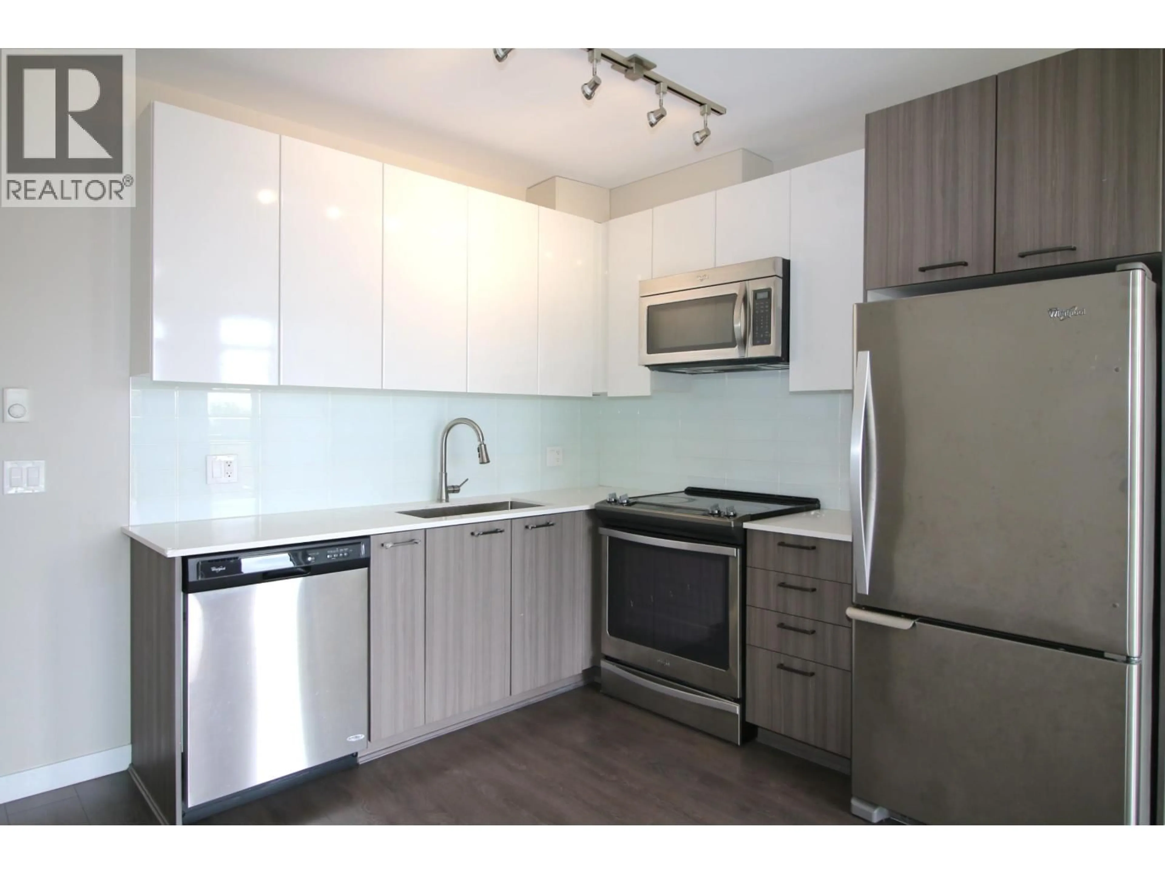Standard kitchen, unknown for 306 - 6555 VICTORIA DRIVE, Vancouver British Columbia V5P3X8