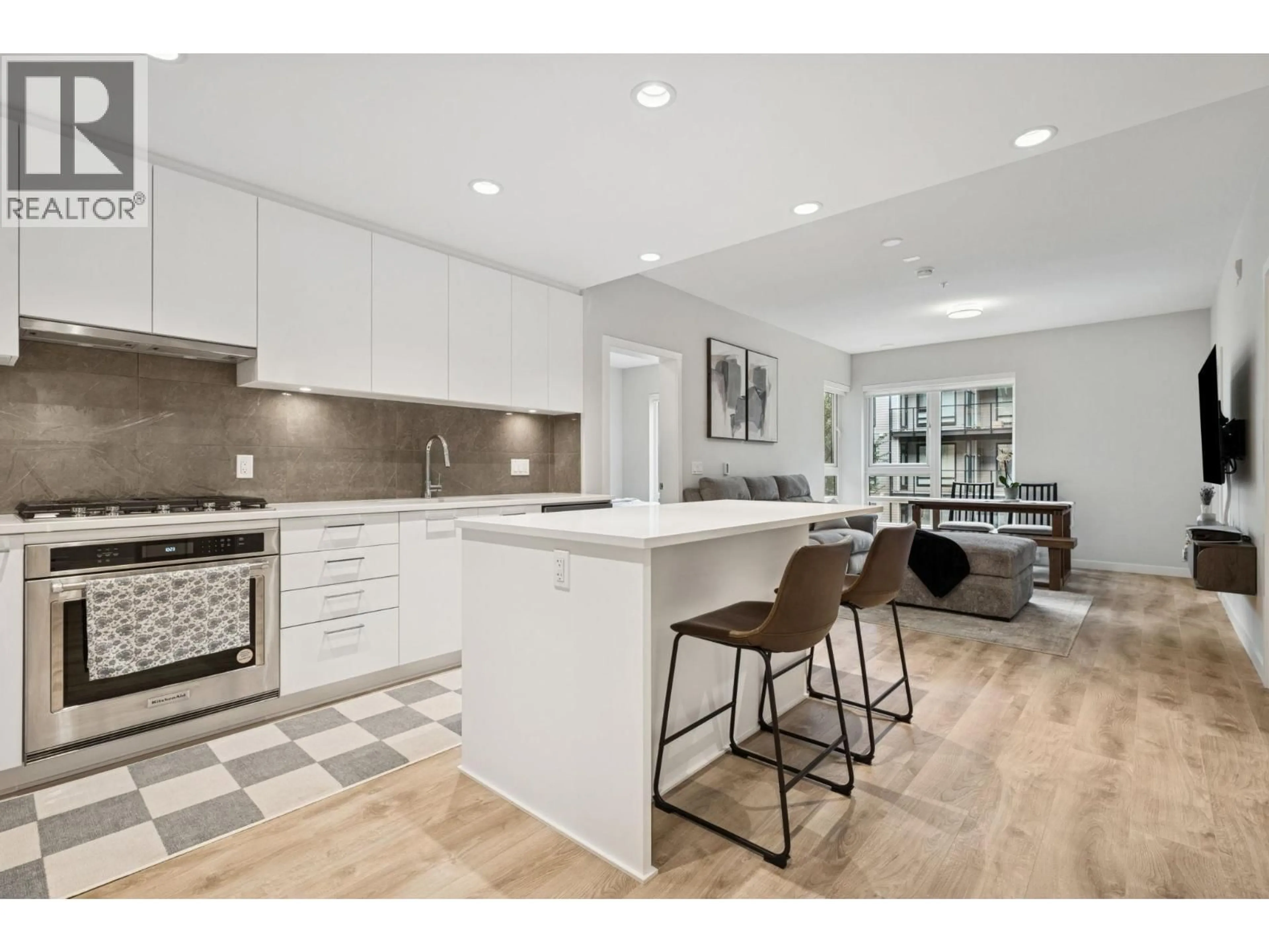 Open concept kitchen, ceramic/tile floor for 321 - 615 COTTONWOOD AVENUE, Coquitlam British Columbia V3J2S5