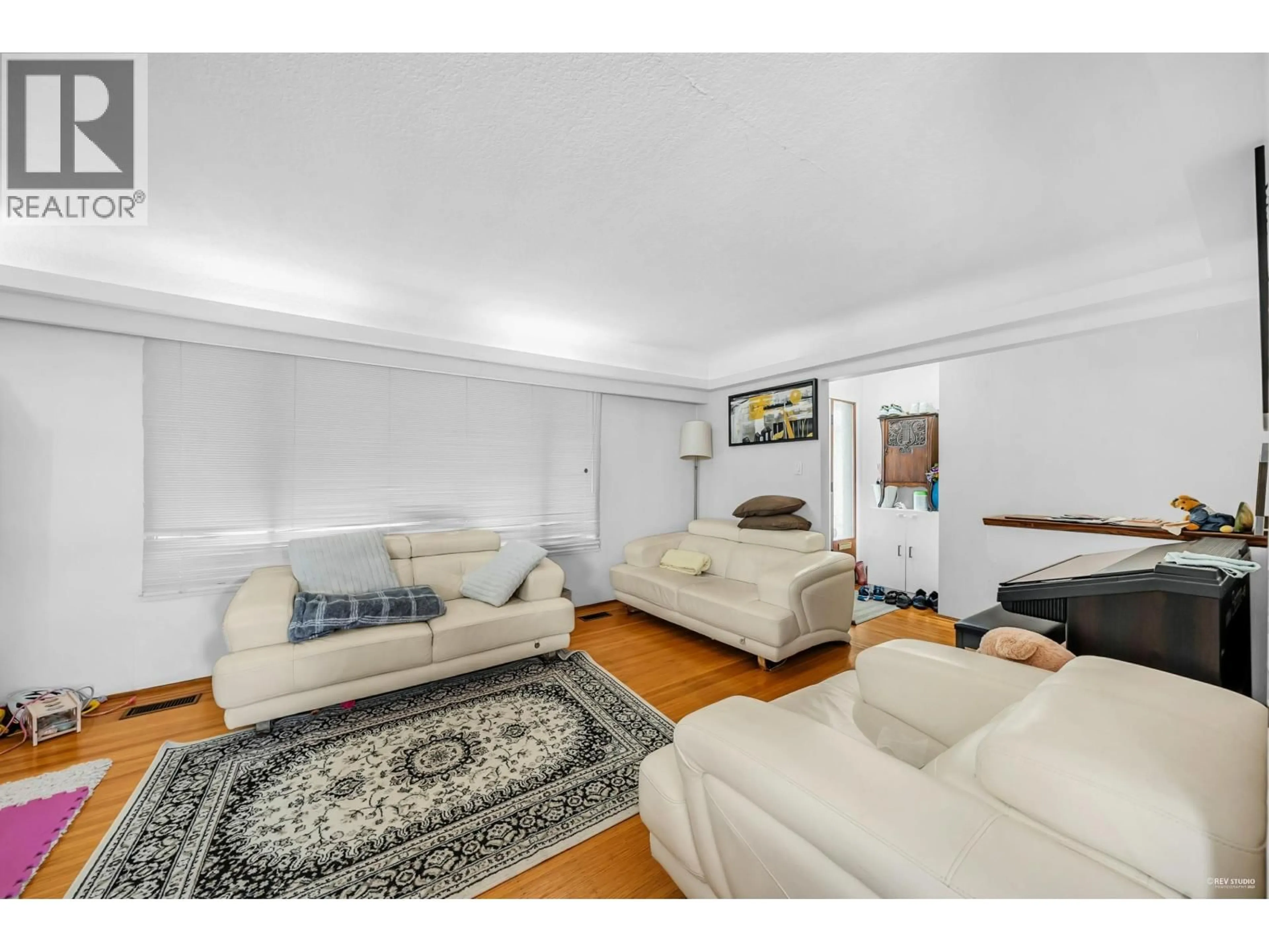 Living room with furniture, unknown for 2975 41ST AVENUE, Vancouver British Columbia V5R2X7