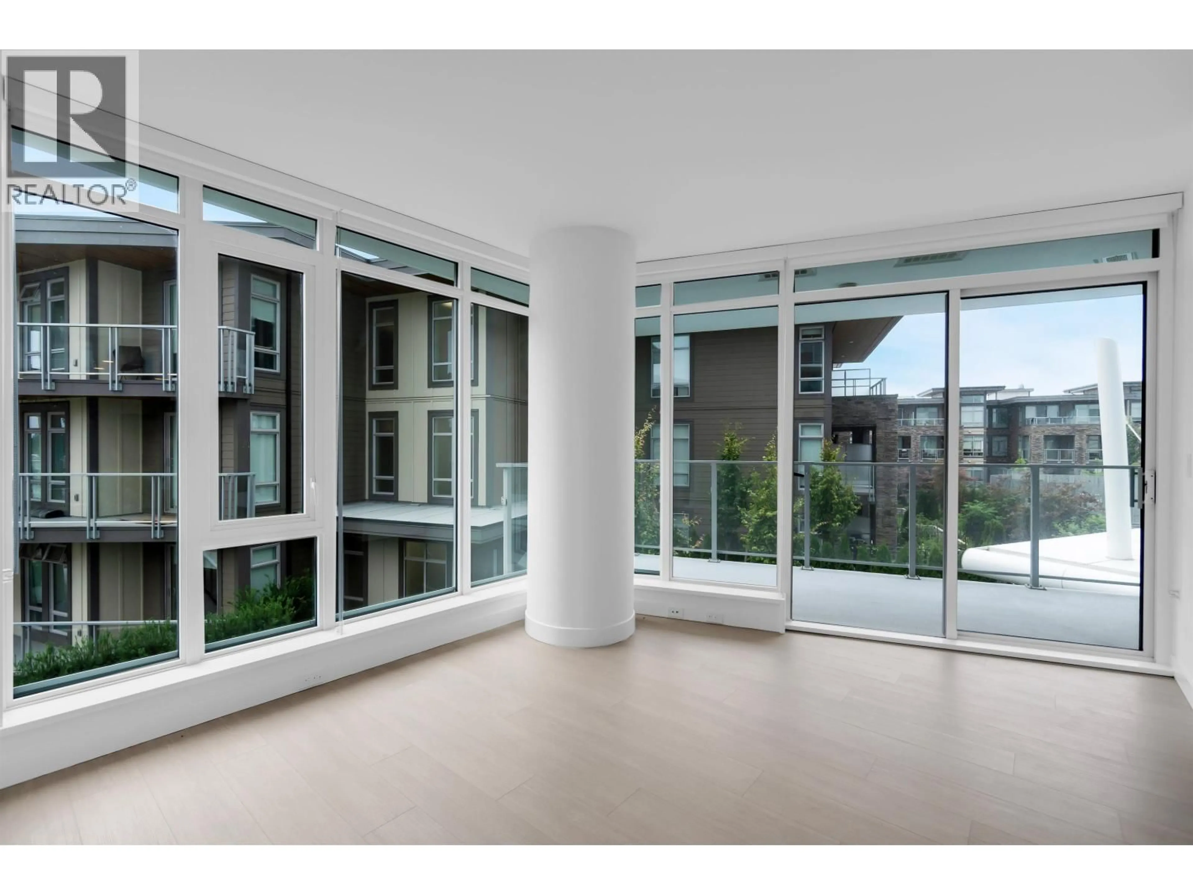 Unknown for 202 - 7769 PARK CRESCENT, Burnaby British Columbia V3N0J7