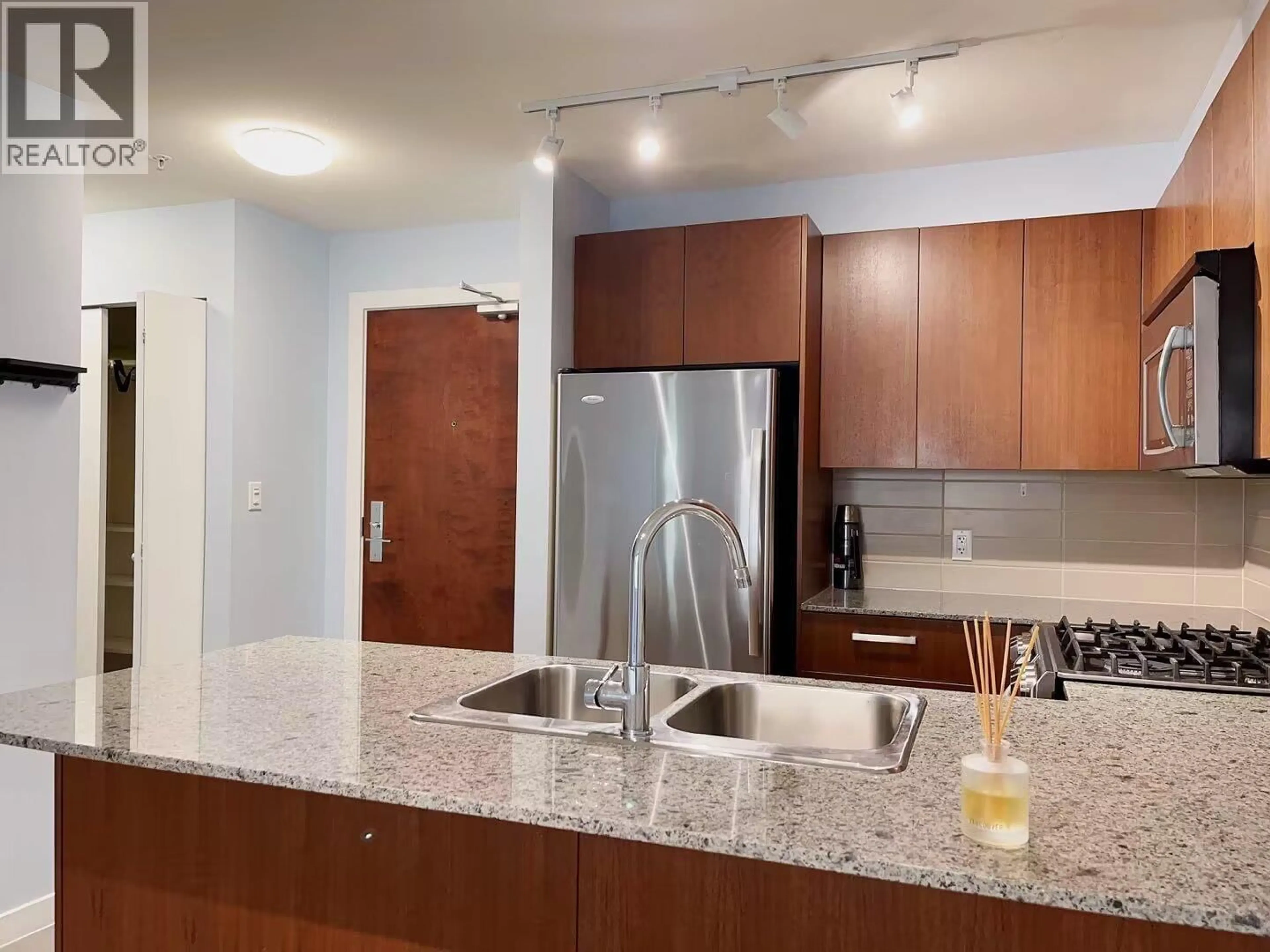 Standard kitchen, unknown for 205 - 5665 IRMIN STREET, Burnaby British Columbia V5J0C4