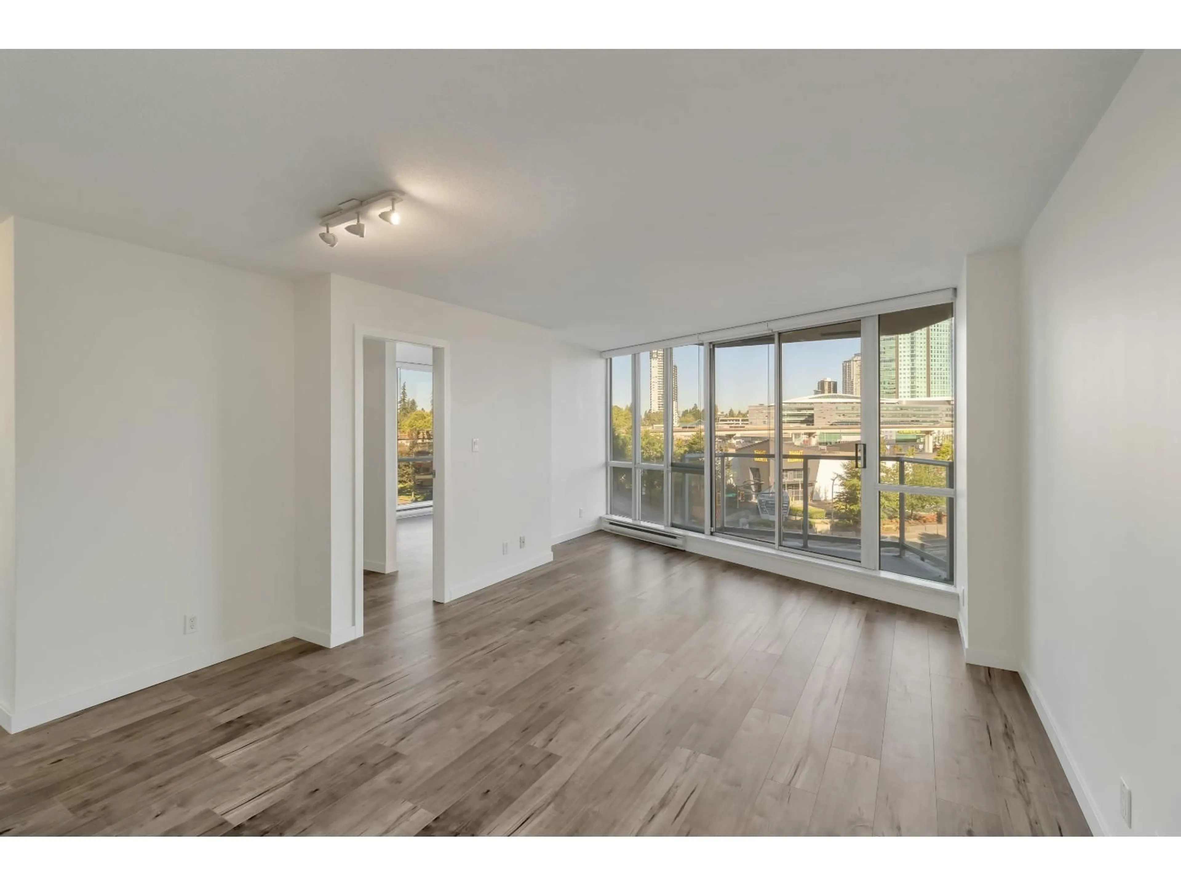 A pic of a room for 502 - 13618 100, Surrey British Columbia V3T0A8