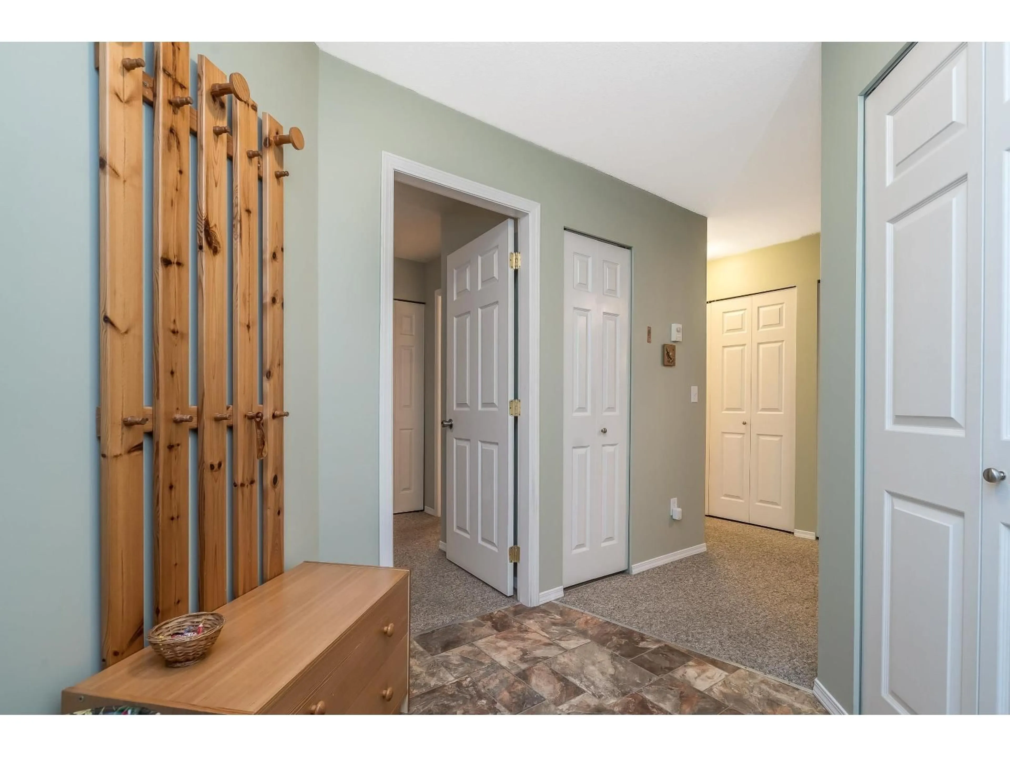 Indoor entryway for 109 - 16031 82ND, Surrey British Columbia V4N0N4