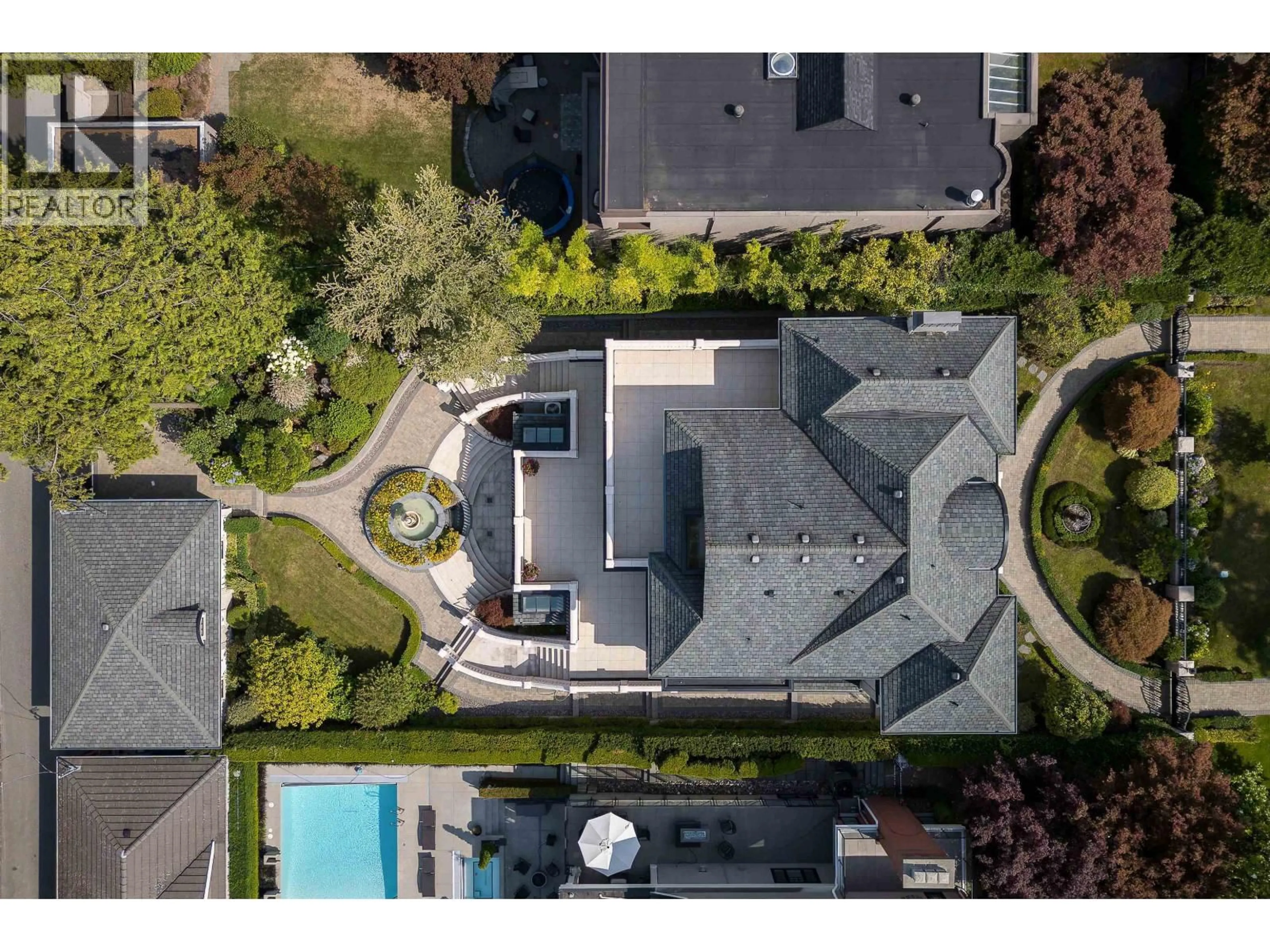 A pic from outside/outdoor area/front of a property/back of a property/a pic from drone, street for 6699 CHURCHILL STREET, Vancouver British Columbia V6P5B2