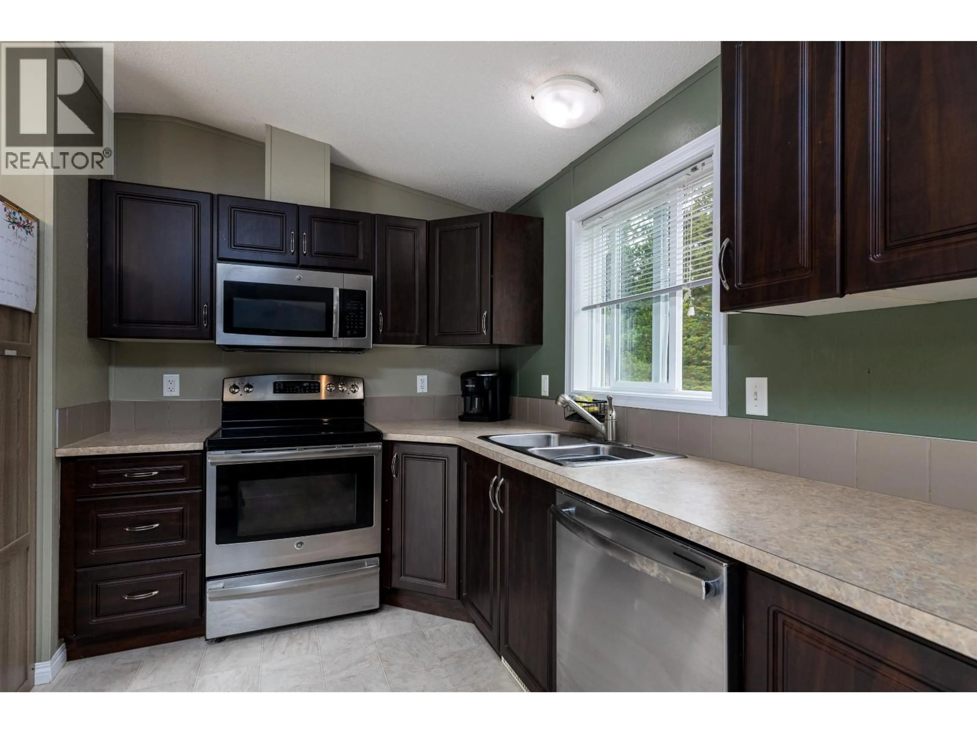 Standard kitchen, ceramic/tile floor for 3134 EDGEWOOD DRIVE, Terrace British Columbia V8G0G5