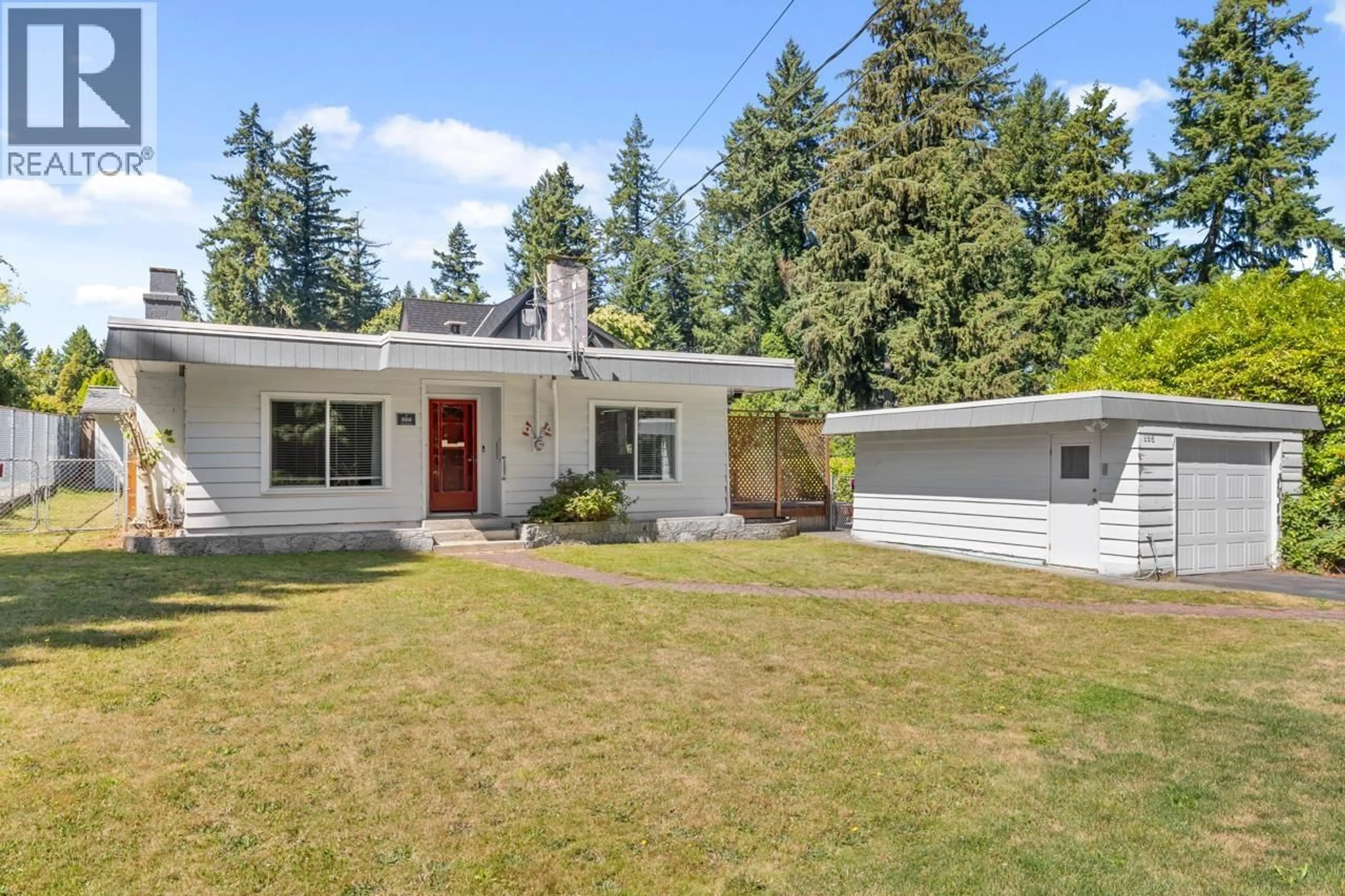Home with vinyl exterior material, street for 986 PORTER STREET, Coquitlam British Columbia V3J5C2