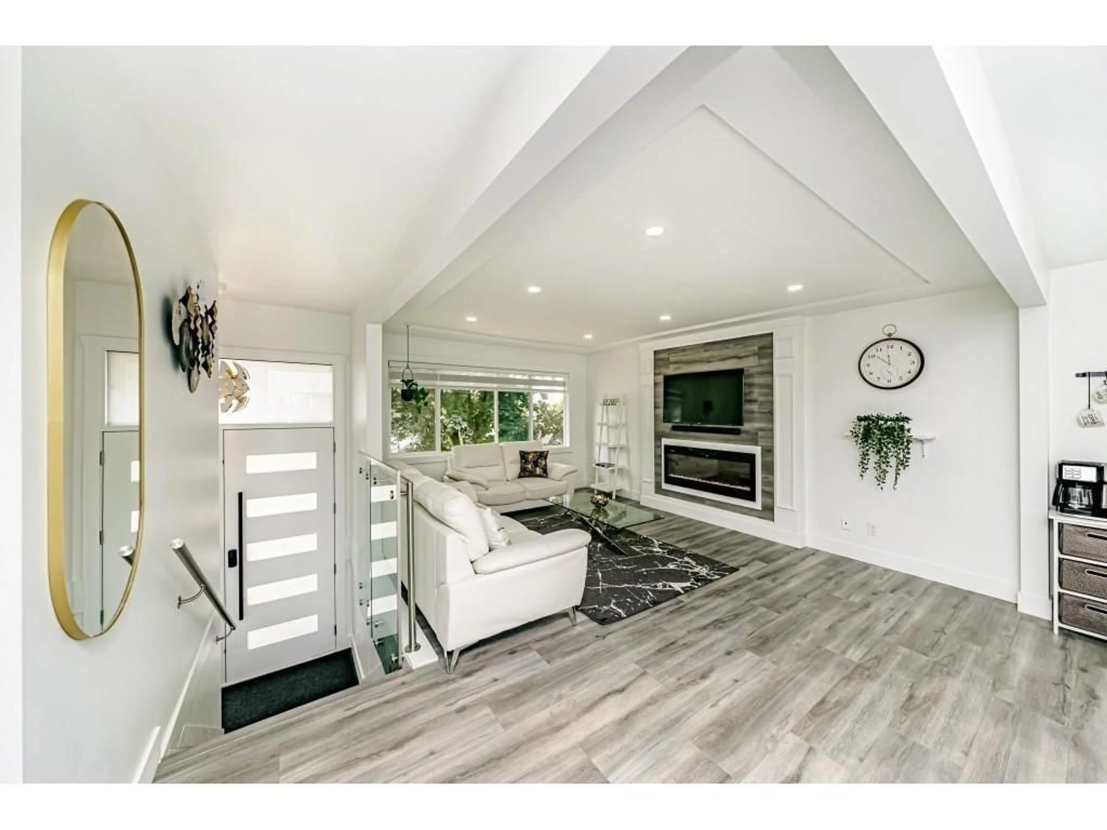 Unknown for 14927 KEW DRIVE, Surrey British Columbia V3R4Y1