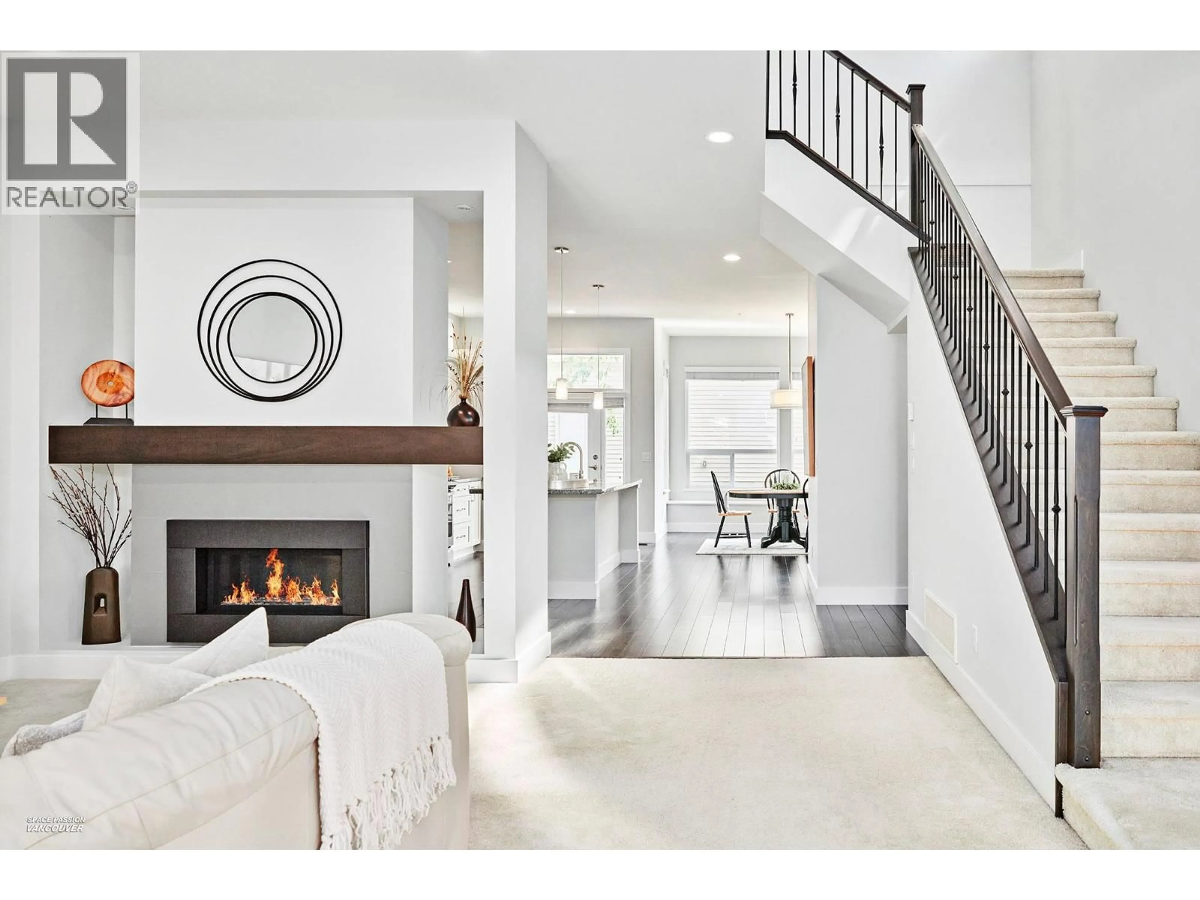 Indoor entryway for 10420 JACKSON ROAD, Maple Ridge British Columbia V2W0H8