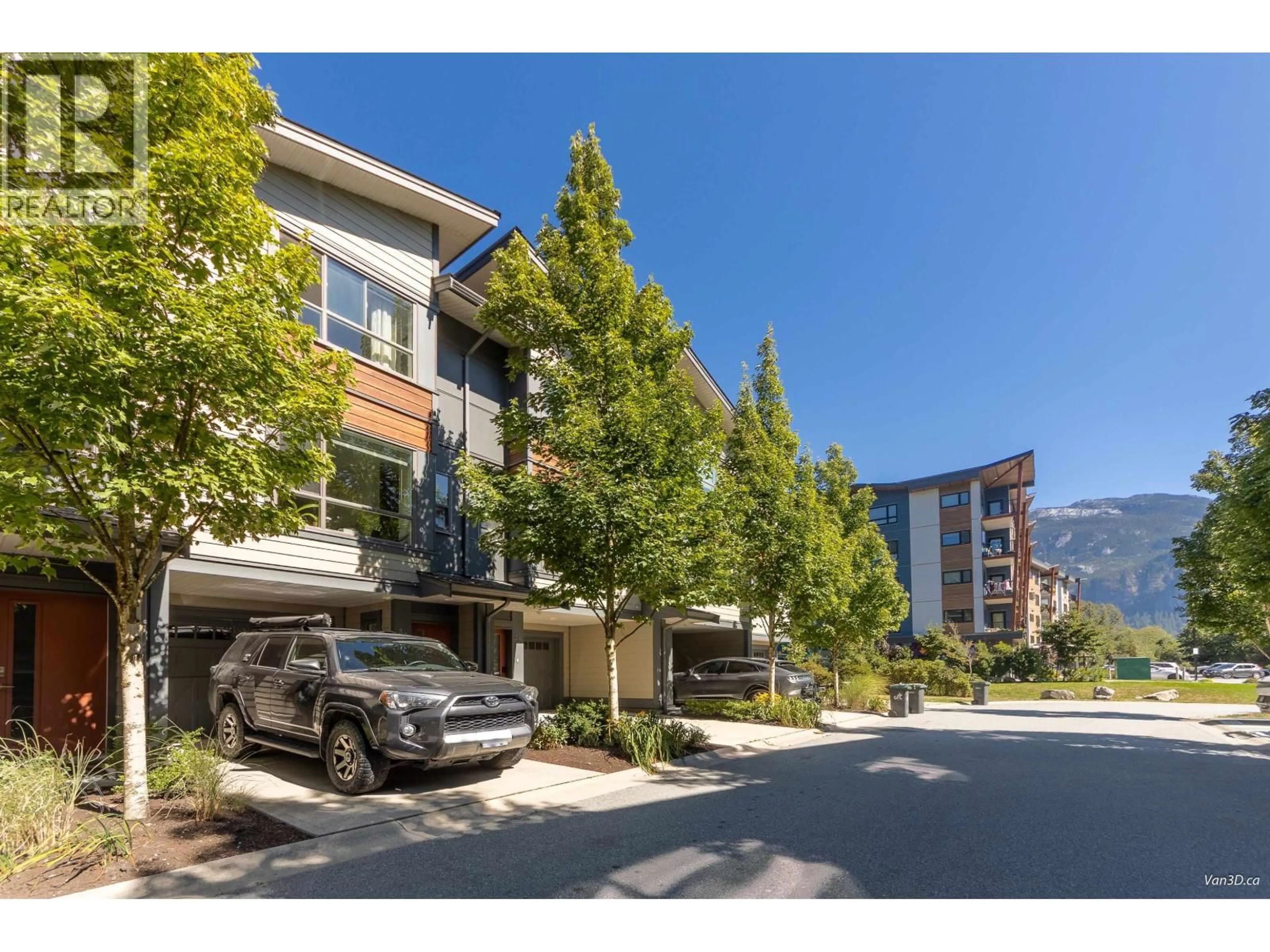 A pic from outside/outdoor area/front of a property/back of a property/a pic from drone, street for 33 - 38684 BUCKLEY AVENUE, Squamish British Columbia V0N3G0
