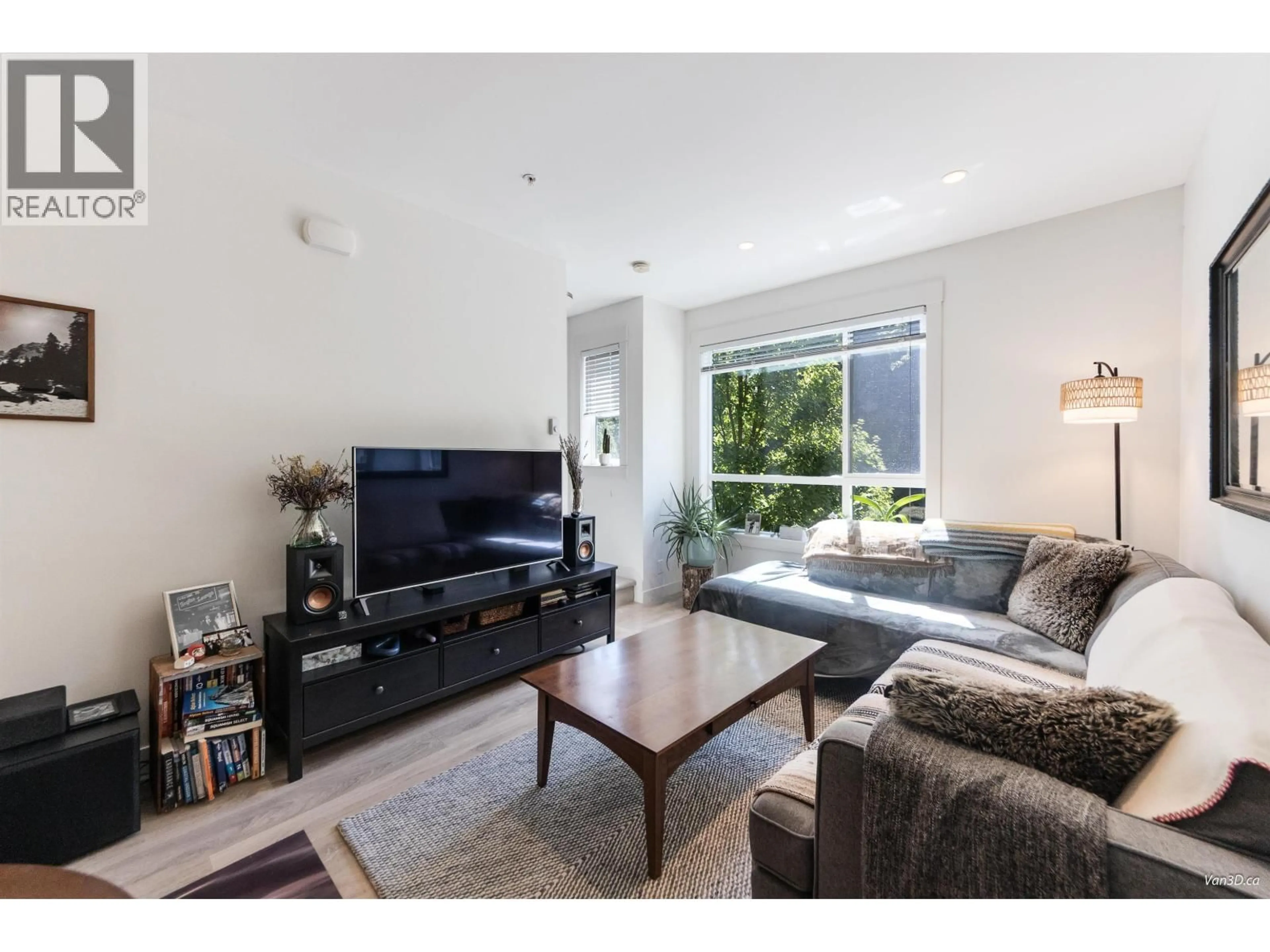 Living room with furniture, unknown for 33 - 38684 BUCKLEY AVENUE, Squamish British Columbia V0N3G0