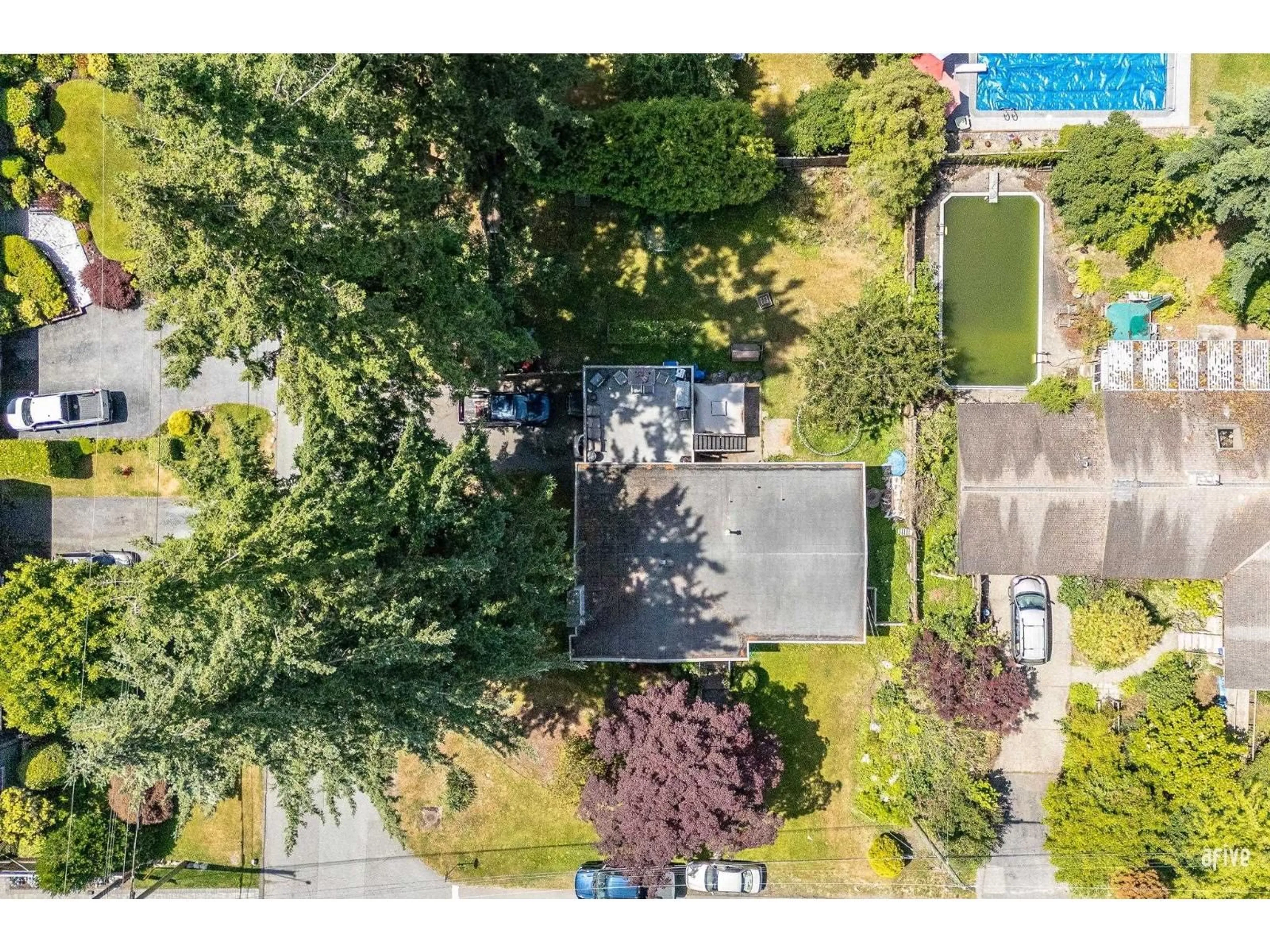 A pic from outside/outdoor area/front of a property/back of a property/a pic from drone, street for 5639 ABBEY, Delta British Columbia V4E1B7