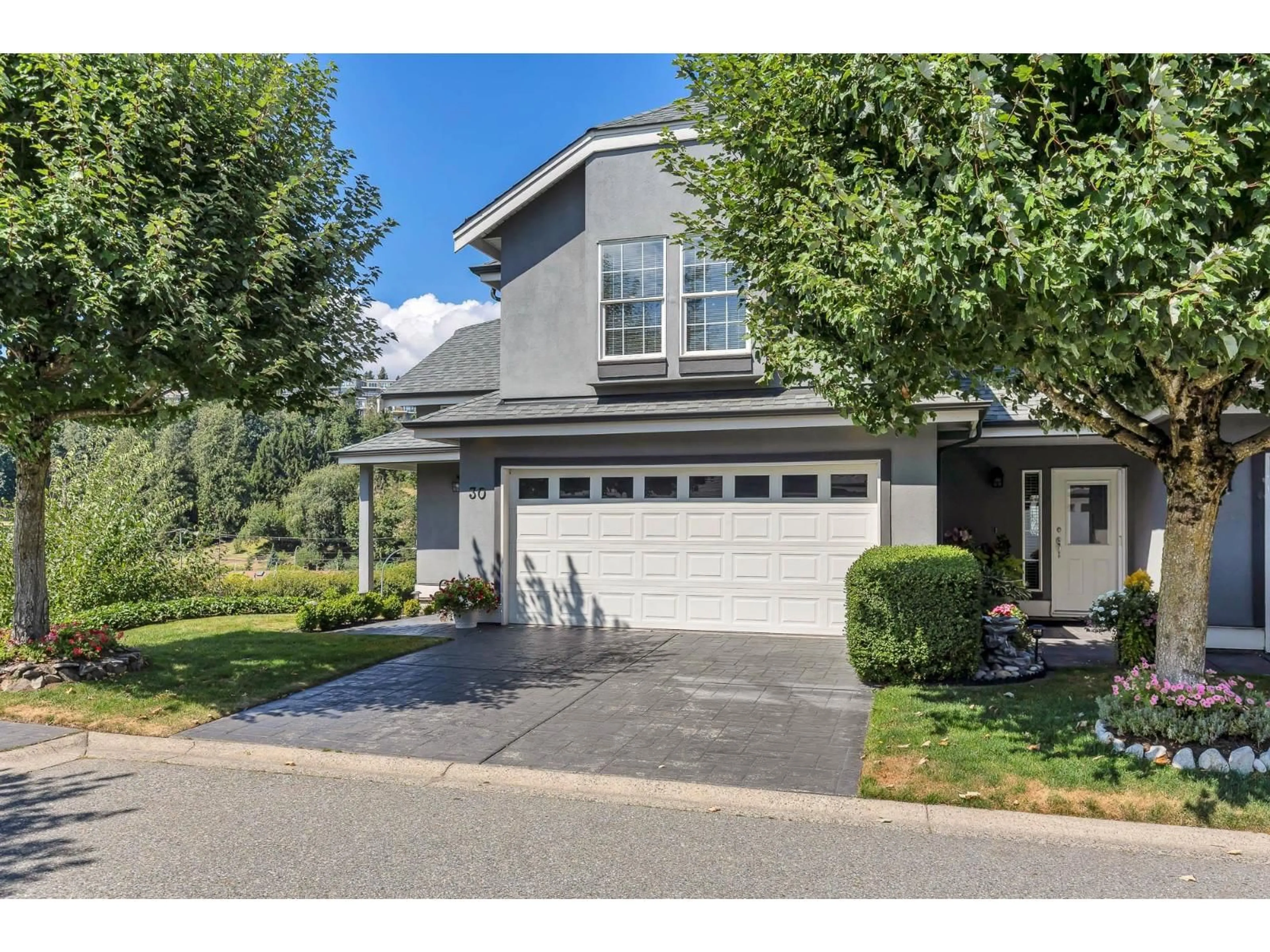 Home with vinyl exterior material, street for 30 - 2068 WINFIELD, Abbotsford British Columbia V3G1M4