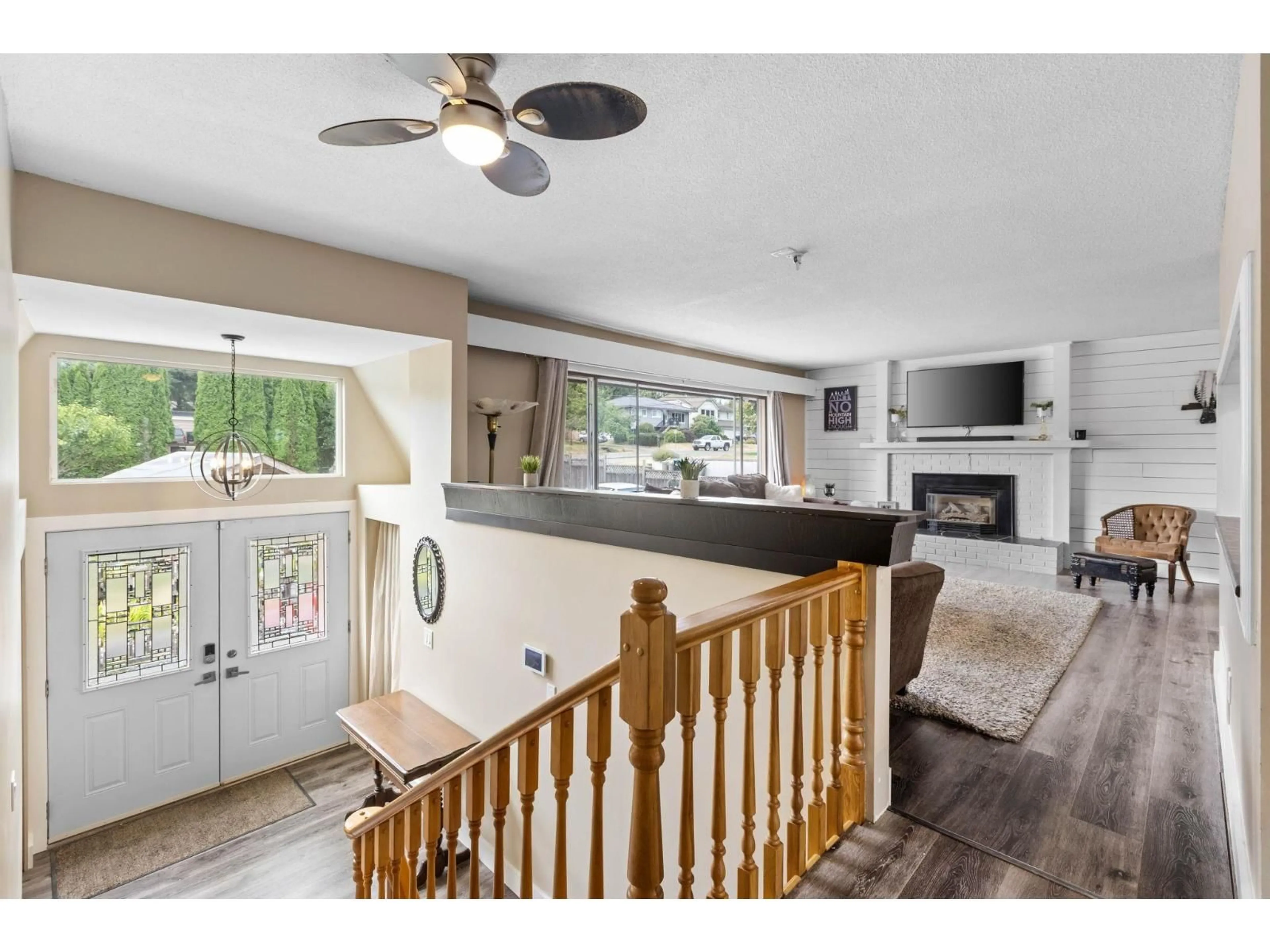 Open concept kitchen, unknown for 19691 49, Langley British Columbia V3A3R2