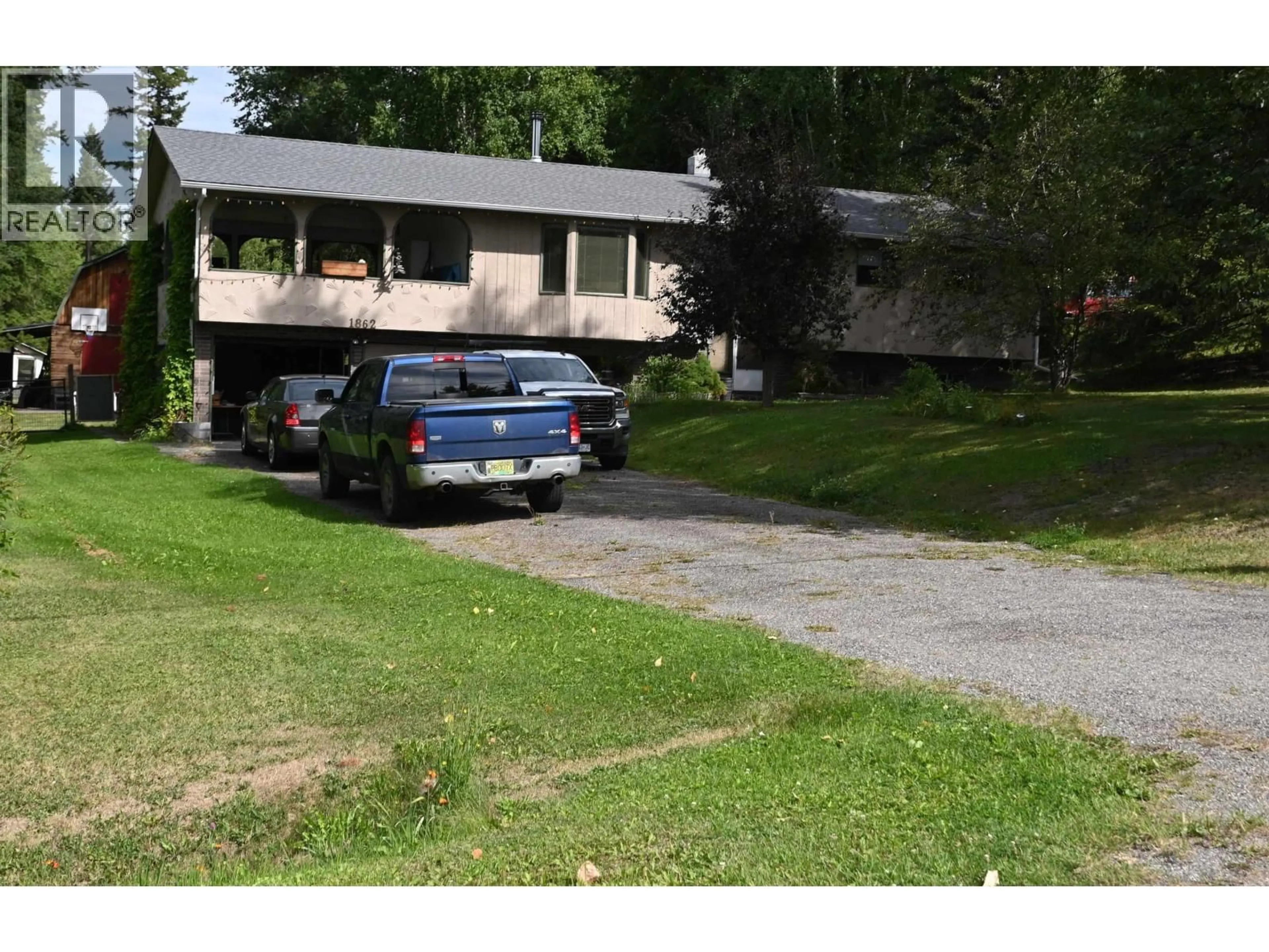 A pic from outside/outdoor area/front of a property/back of a property/a pic from drone, street for 1862 BIRCH AVENUE, Quesnel British Columbia V2J3Y4