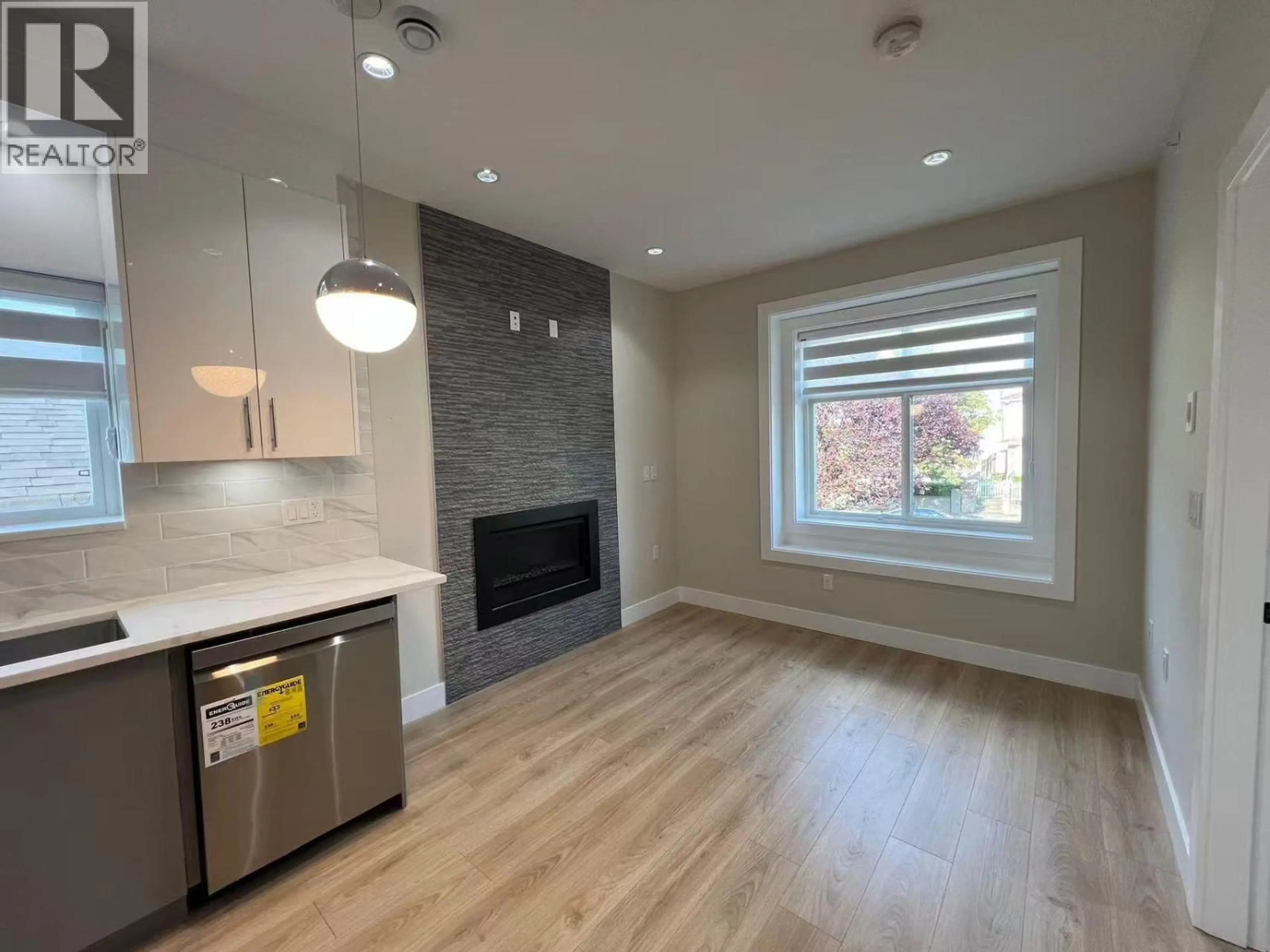 Open concept kitchen, unknown for 6447 BEATRICE STREET, Vancouver British Columbia V5P3R5