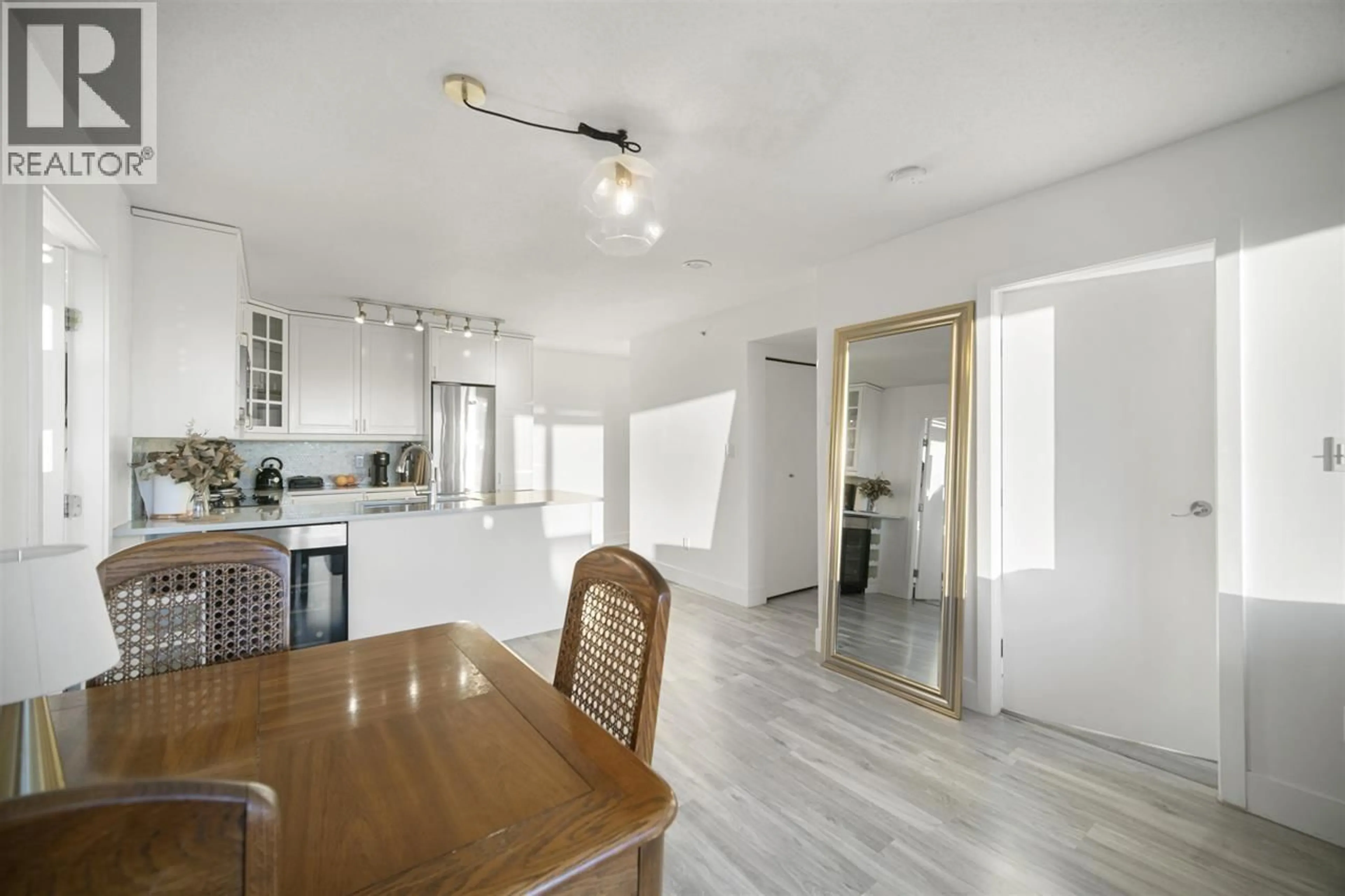 Open concept kitchen, unknown for 702 - 4118 DAWSON STREET, Burnaby British Columbia V5C0A3