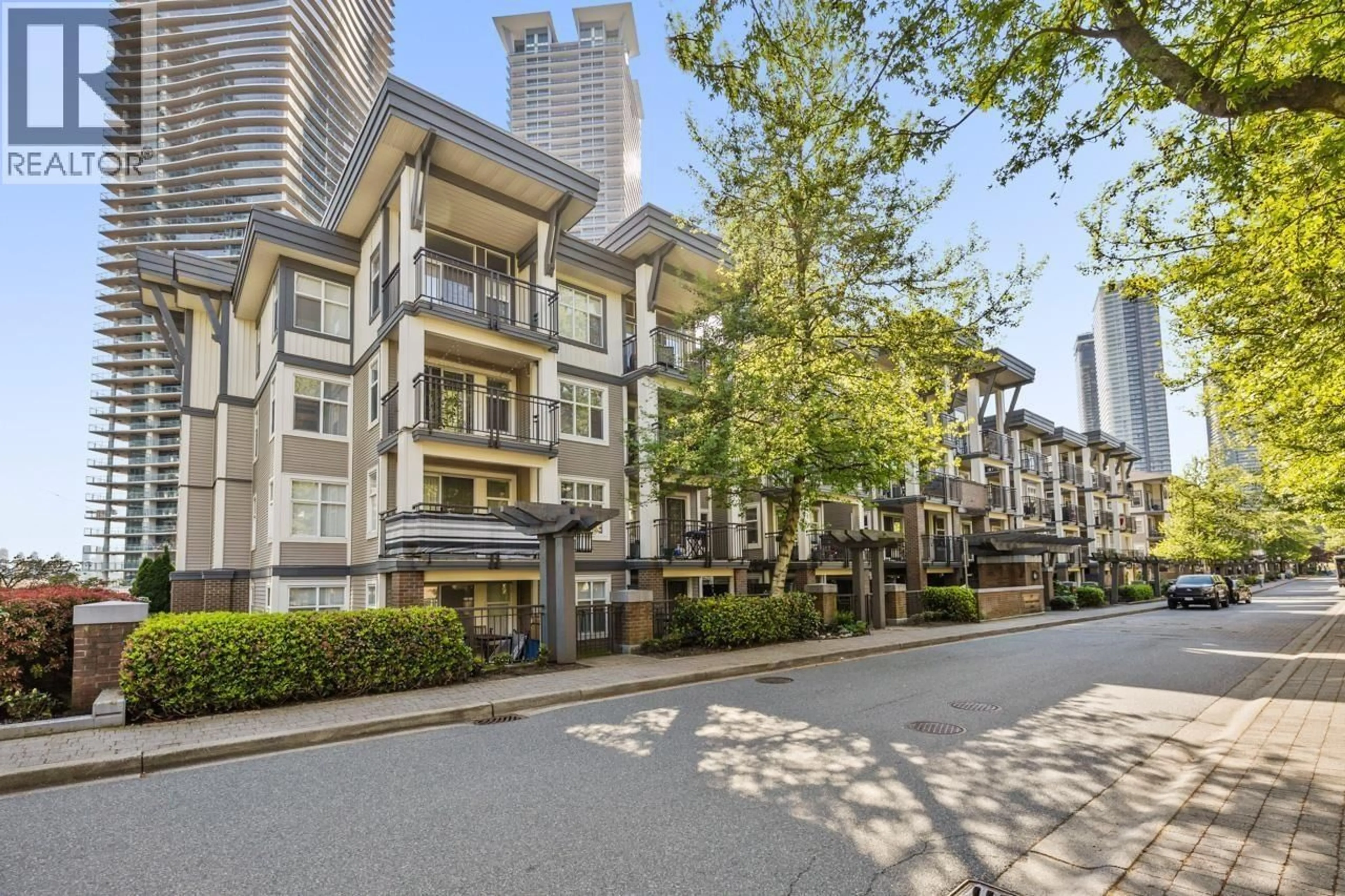 Patio, unknown for 302 - 4868 BRENTWOOD DRIVE, Burnaby British Columbia V5C0C2