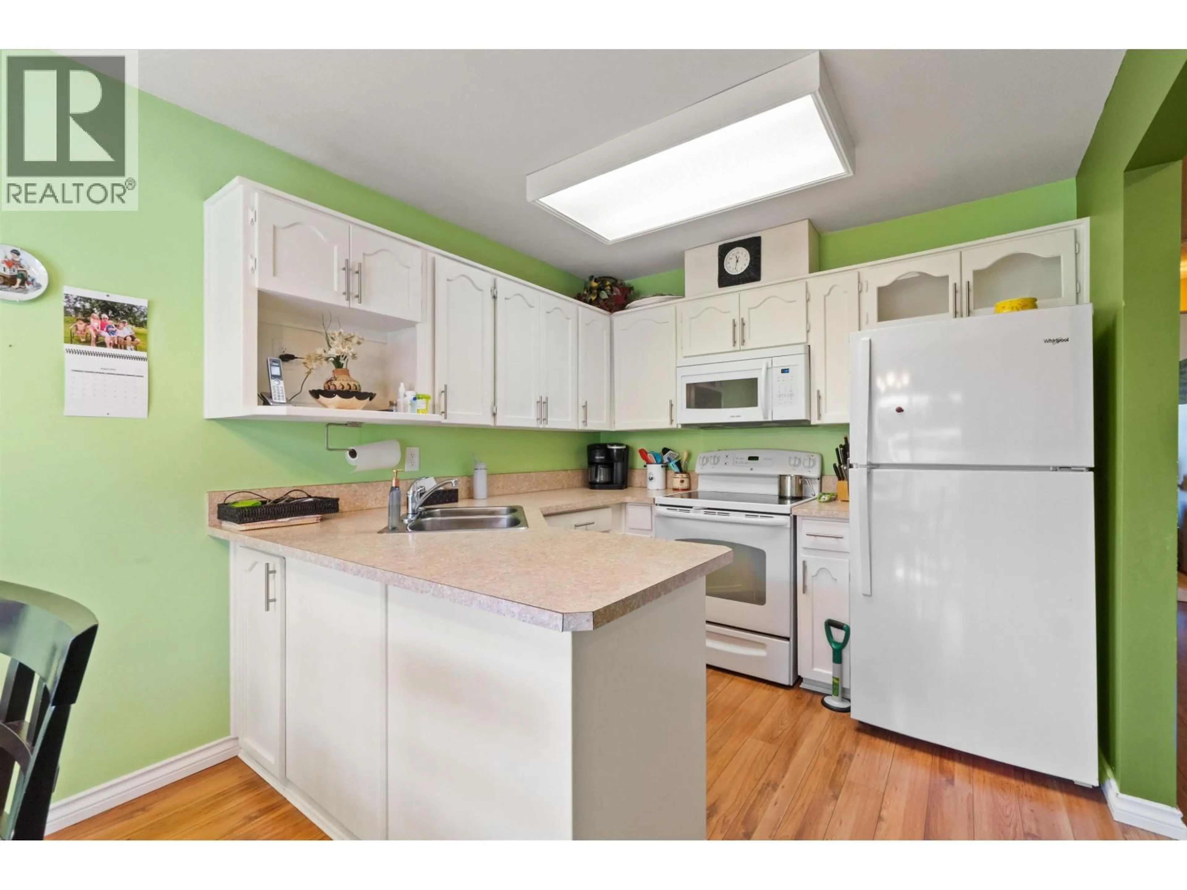 Standard kitchen, wood/laminate floor for 14 - 19249 HAMMOND ROAD, Pitt Meadows British Columbia V3Y2B8