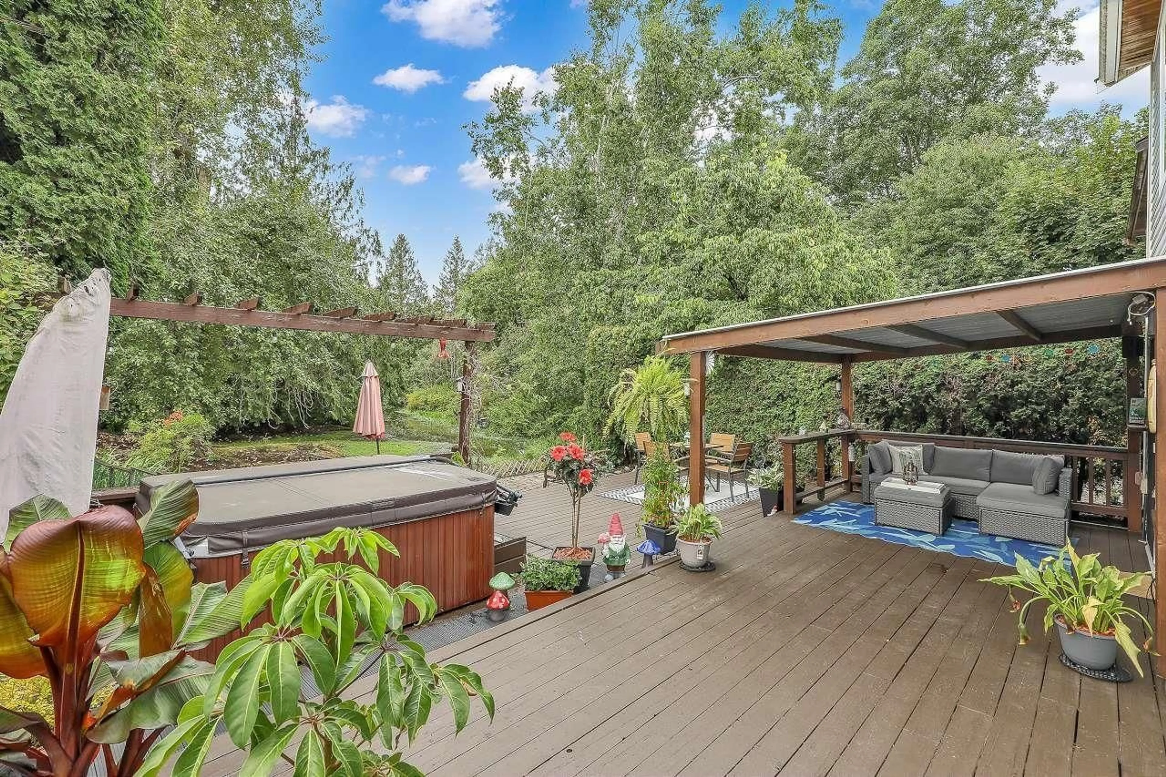 Patio, unknown for 19853 50A, Langley British Columbia V3A7L1