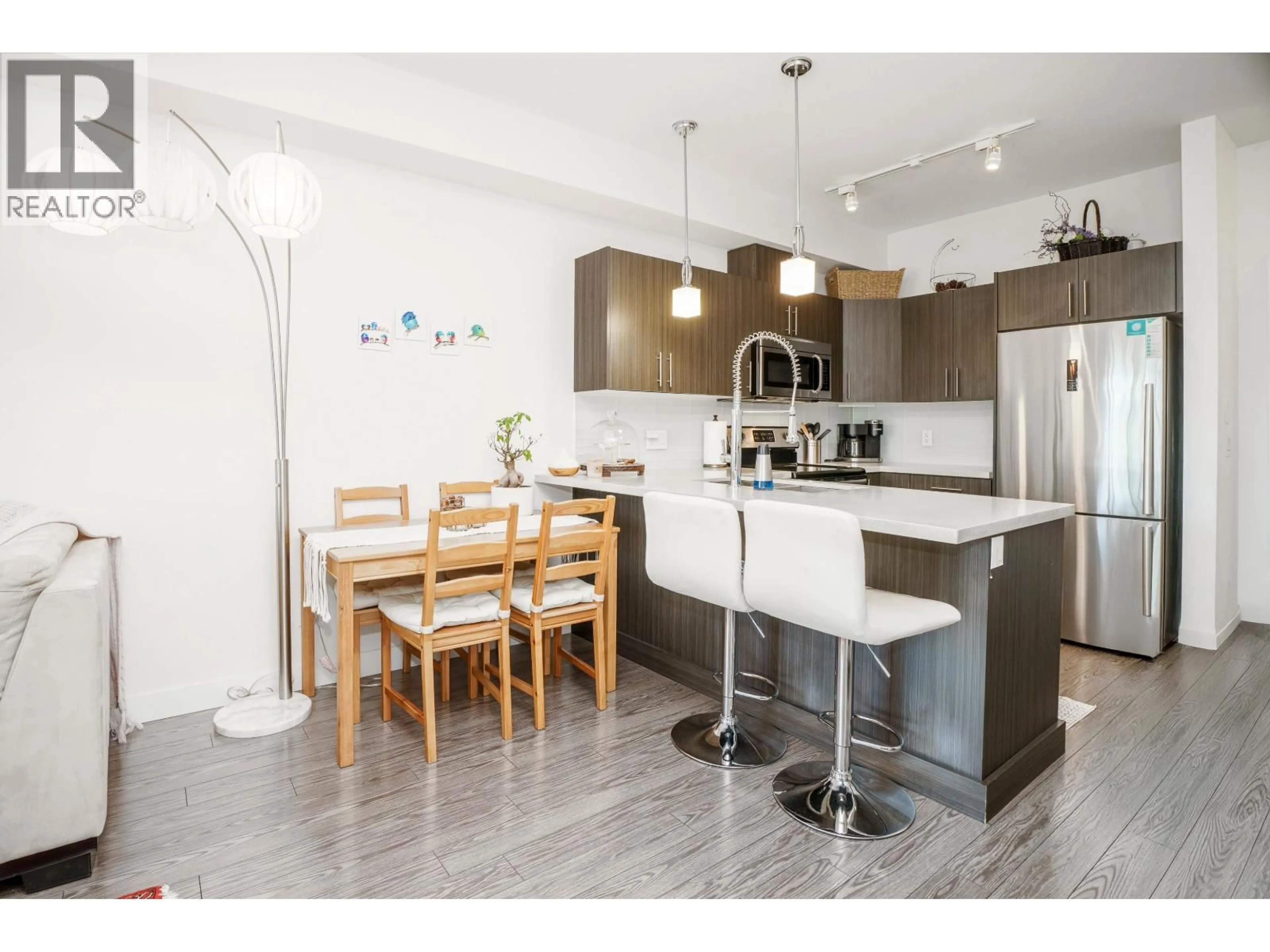 Open concept kitchen, wood/laminate floor for 419 - 12070 227 STREET, Maple Ridge British Columbia V6R2T3