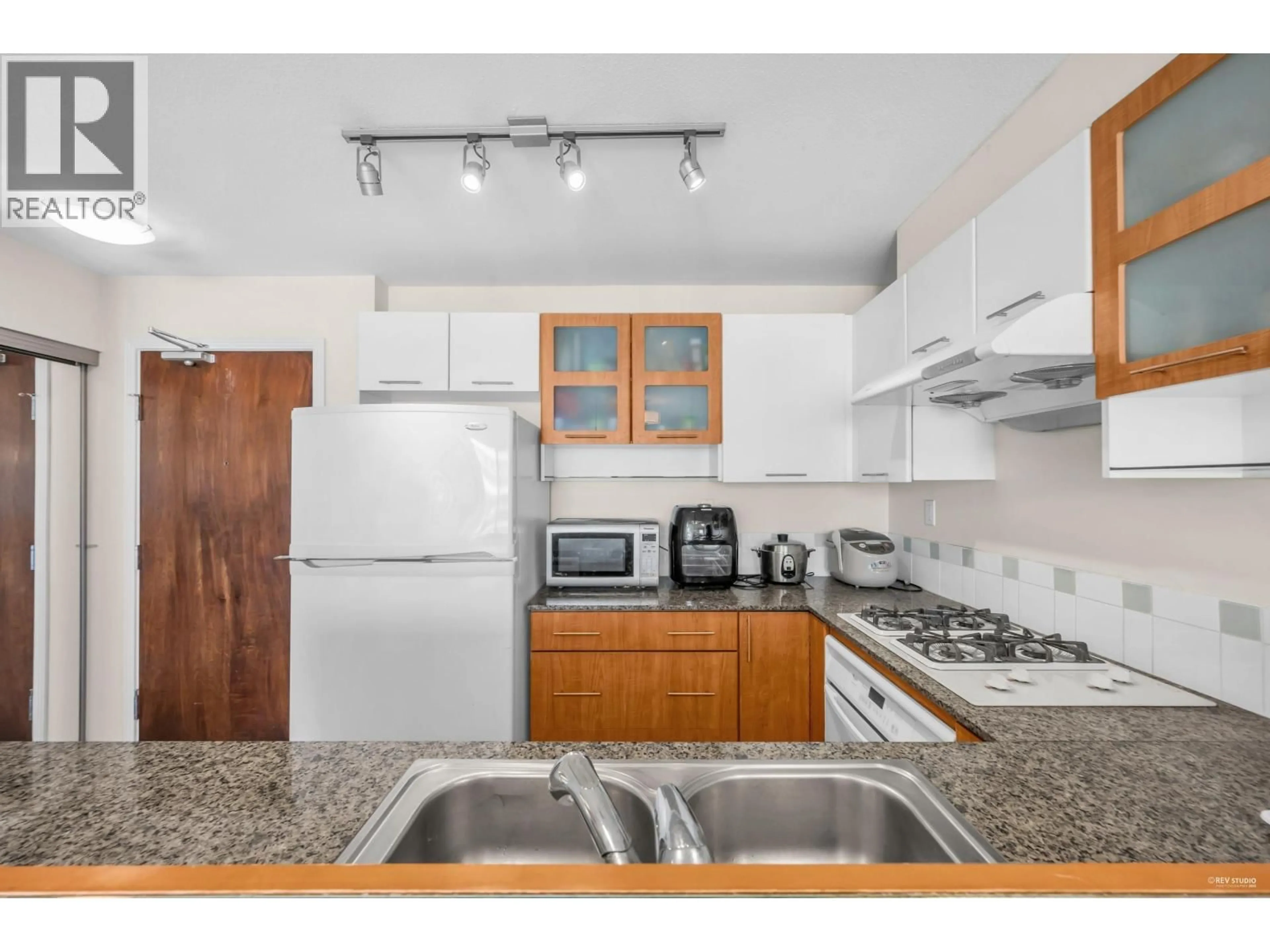 Standard kitchen, unknown for 1708 - 7831 WESTMINSTER HIGHWAY, Richmond British Columbia V6X4J4