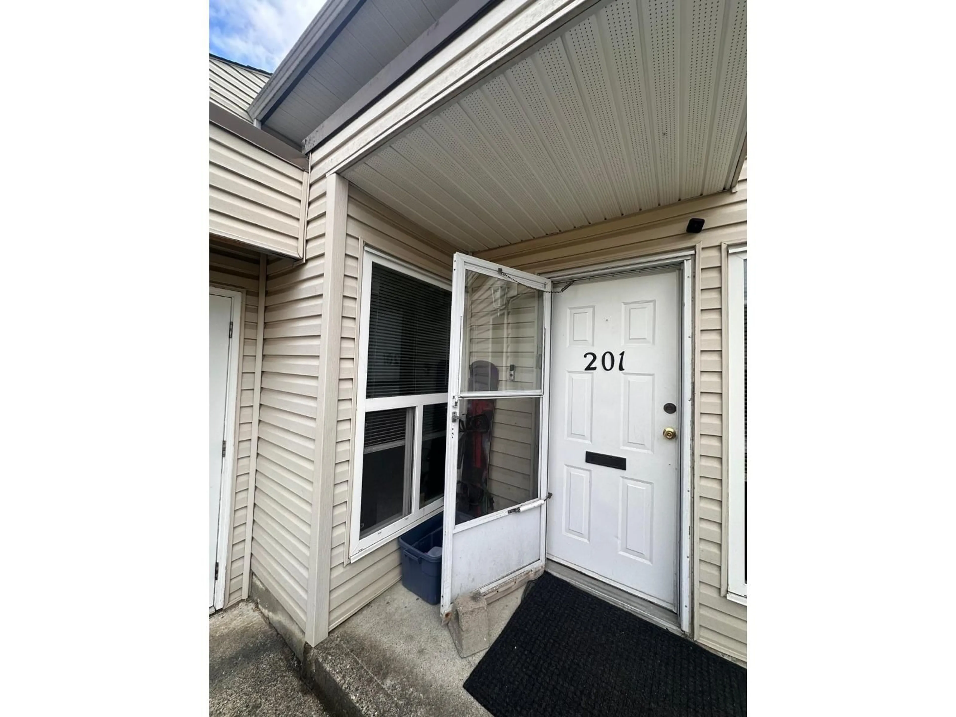 Unknown for 201 - 32550 MACLURE, Abbotsford British Columbia V2T4N3