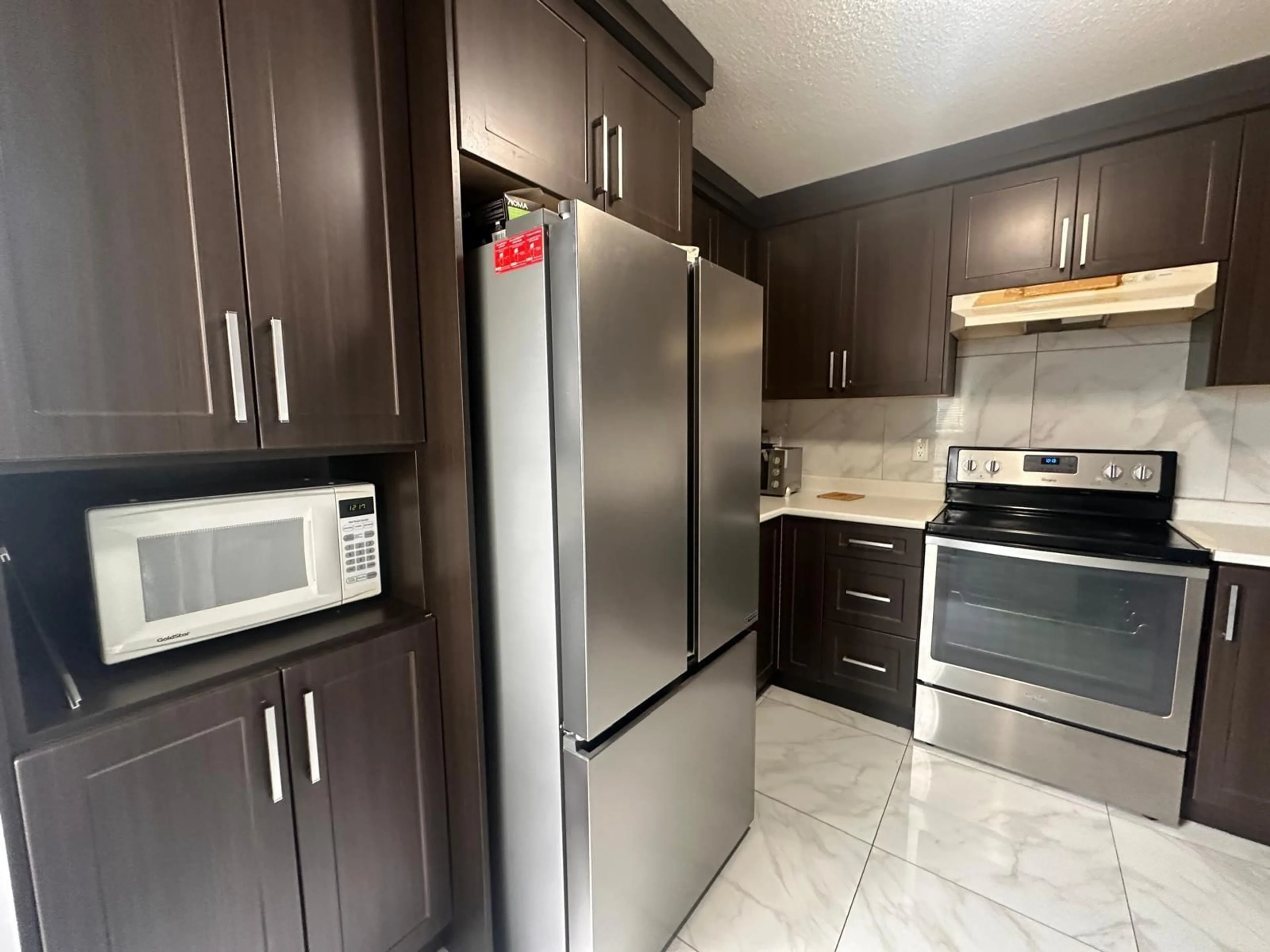 Standard kitchen, unknown for 201 - 32550 MACLURE, Abbotsford British Columbia V2T4N3