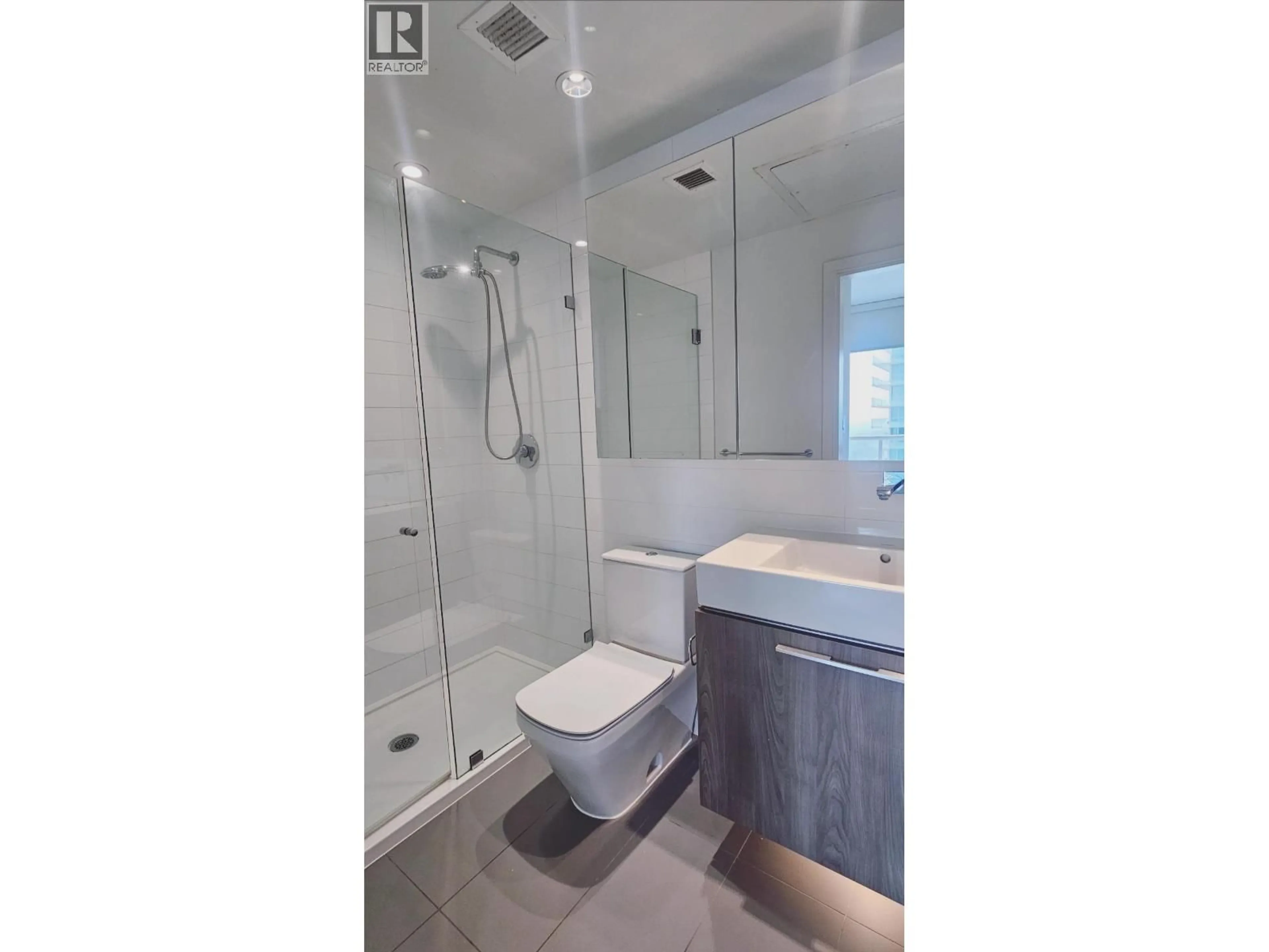 Standard bathroom, ceramic/tile floor for 4601 - 1955 ALPHA WAY, Burnaby British Columbia V5C0K6