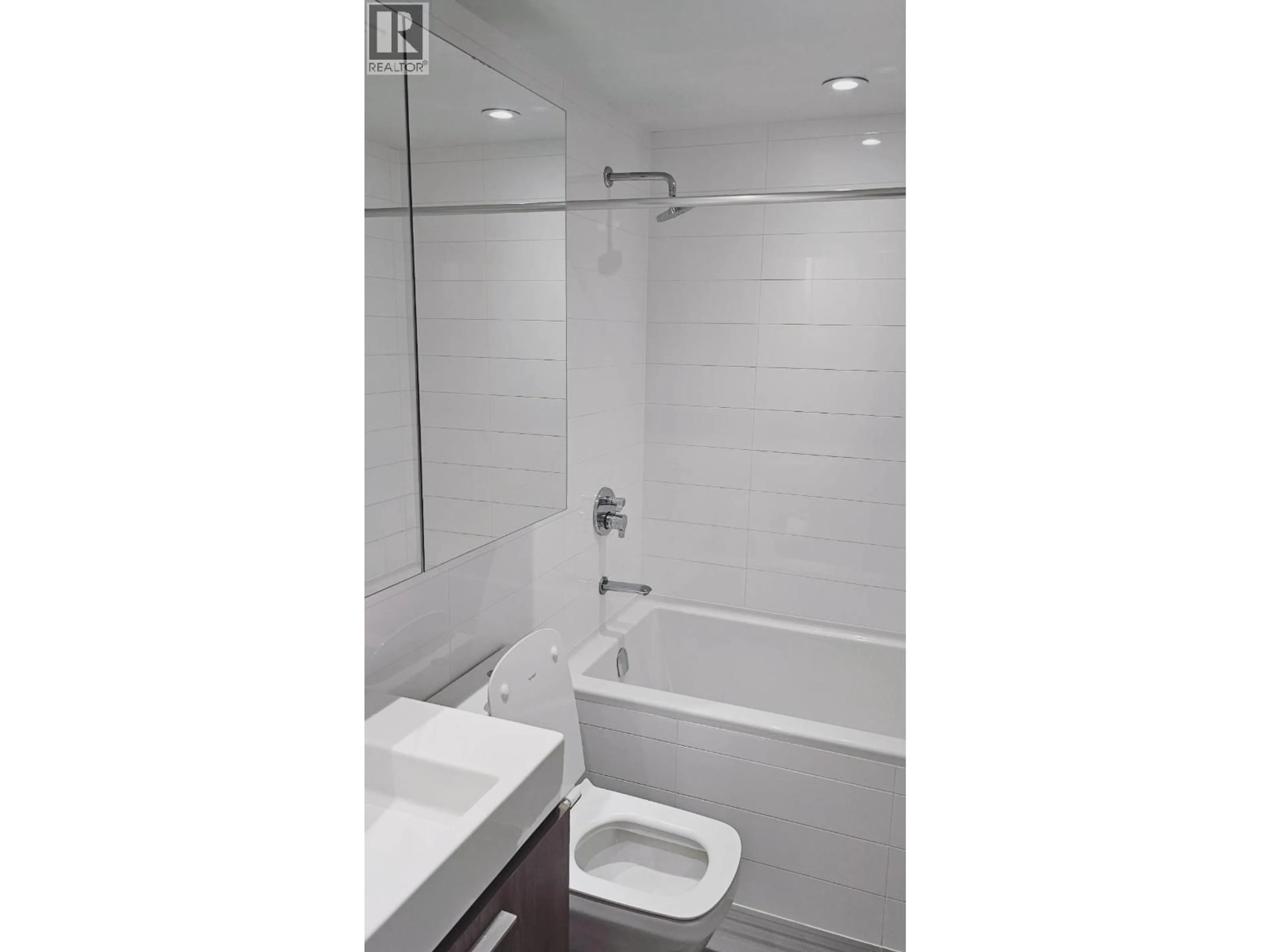 Standard bathroom, ceramic/tile floor for 4601 - 1955 ALPHA WAY, Burnaby British Columbia V5C0K6