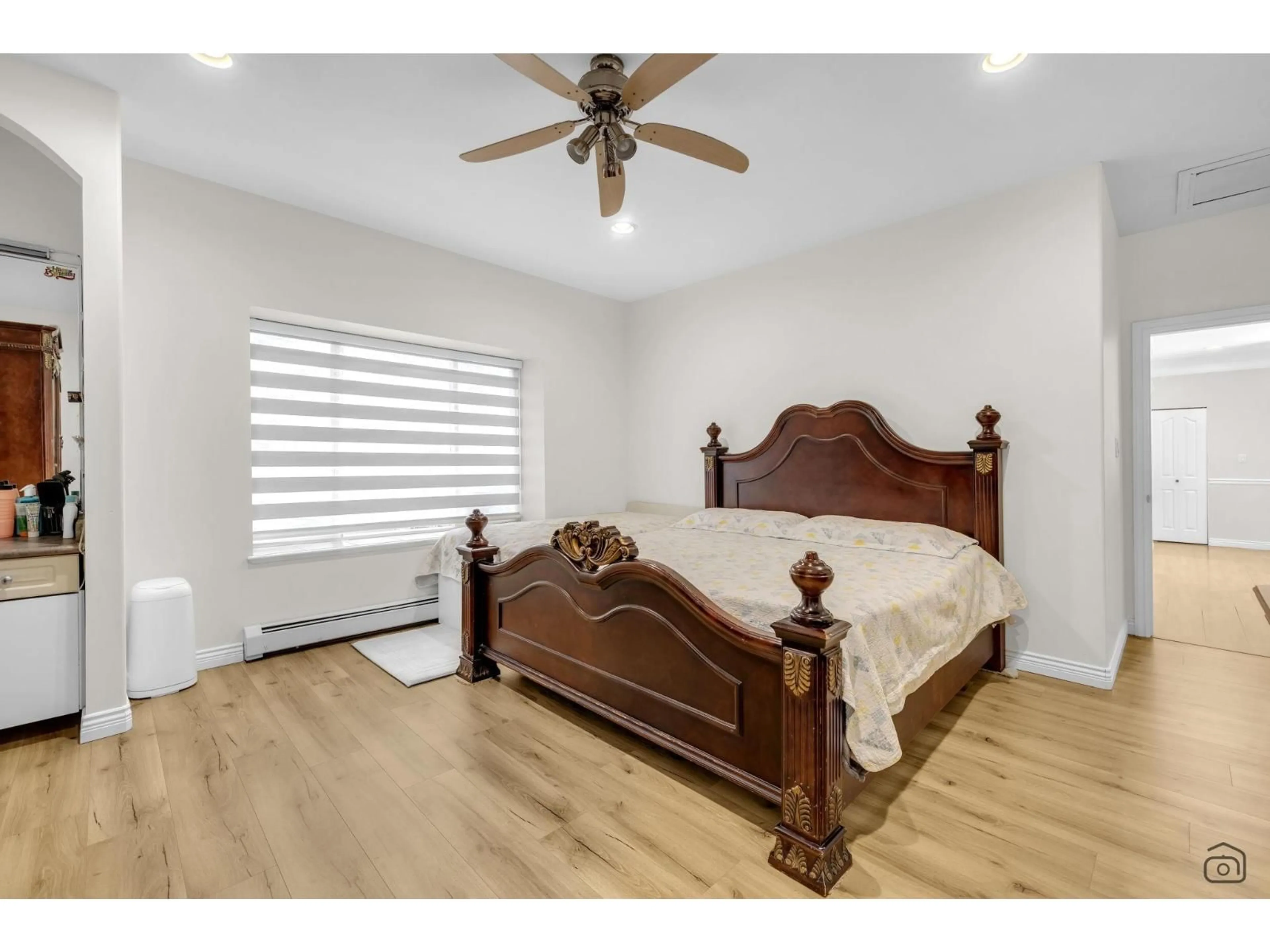 Bedroom with bed, wood/laminate floor for 7480 LEE, Mission British Columbia V2V3K8