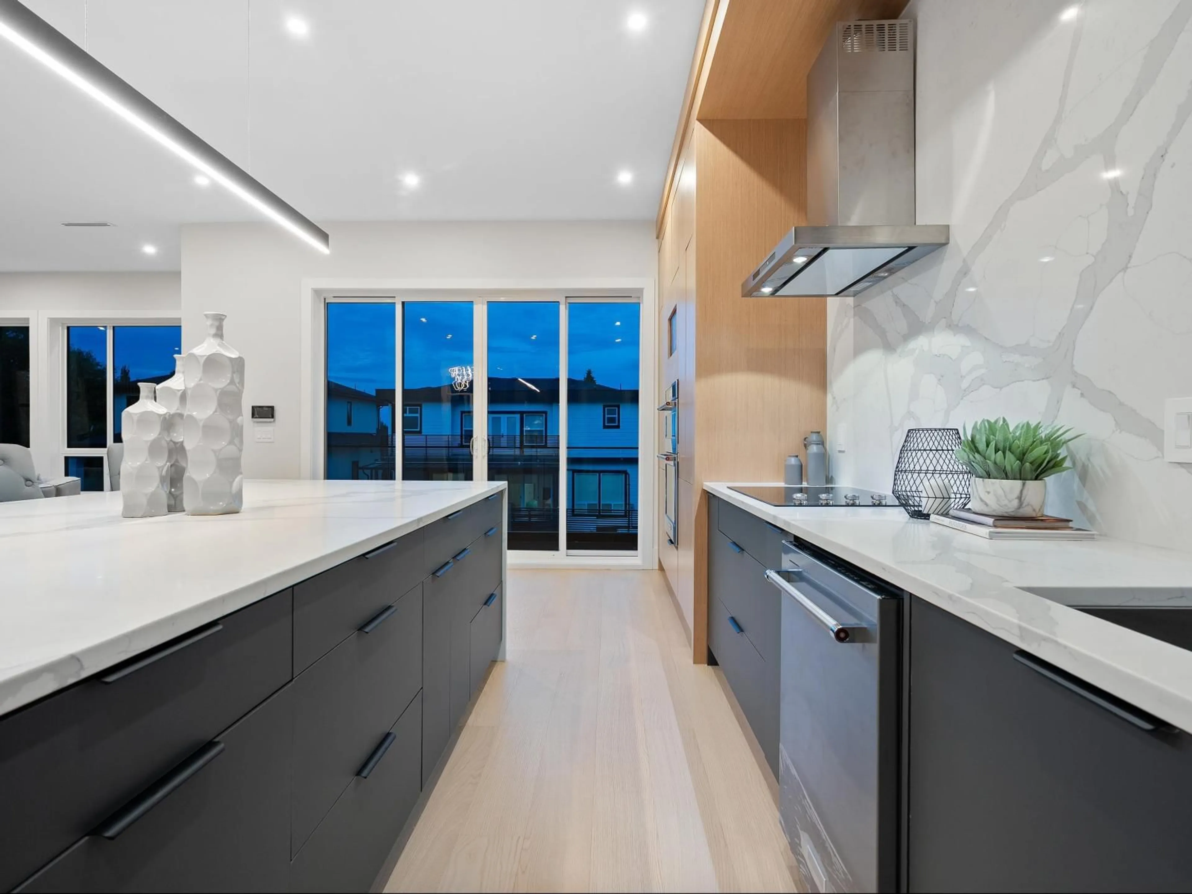 Contemporary kitchen, ceramic/tile floor for 1272 160, Surrey British Columbia V4A7T7